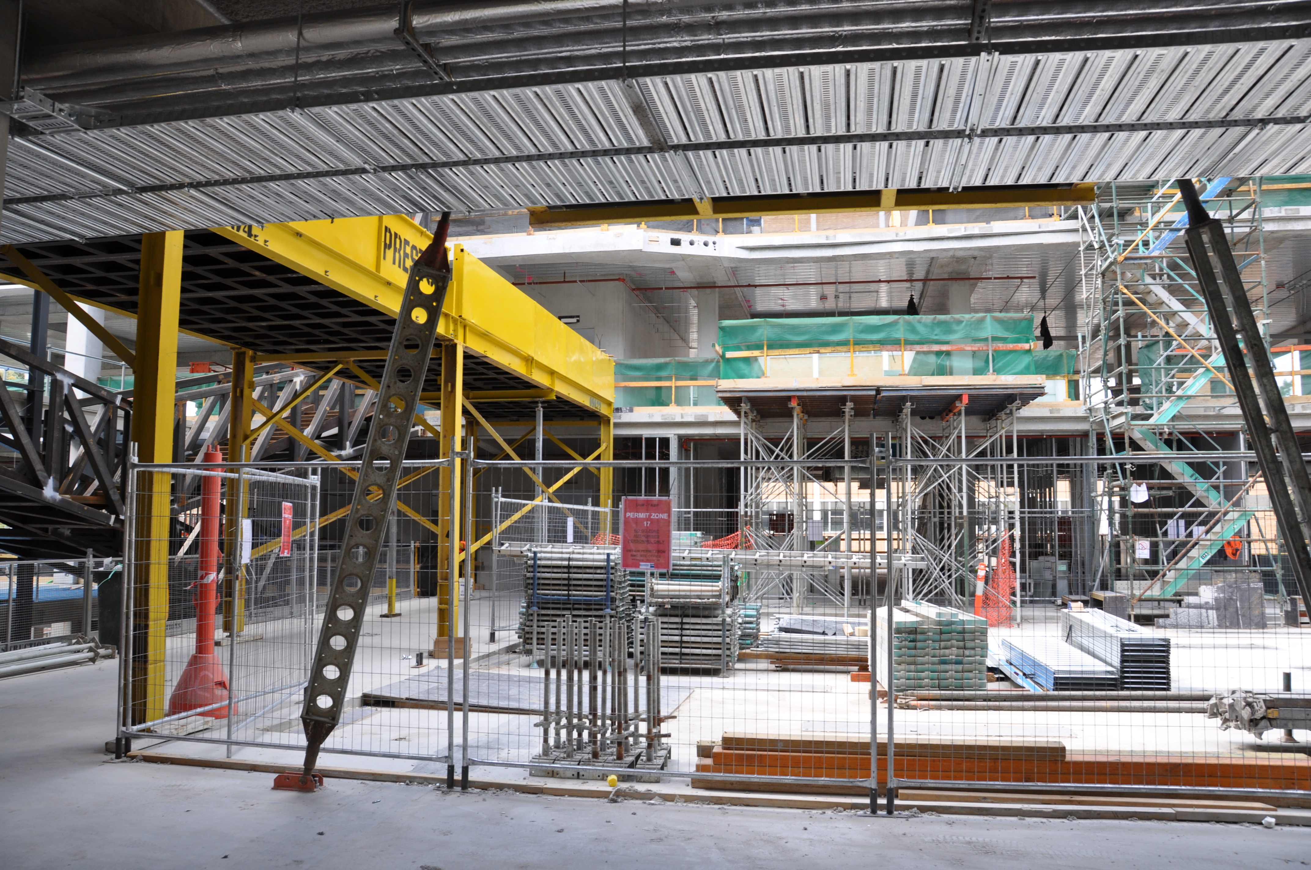 https://archive.abp.unimelb.edu.au/objects/images/Construction/Images/Plant and Equipment/Cantilever loading bays/DSC_3961.JPG