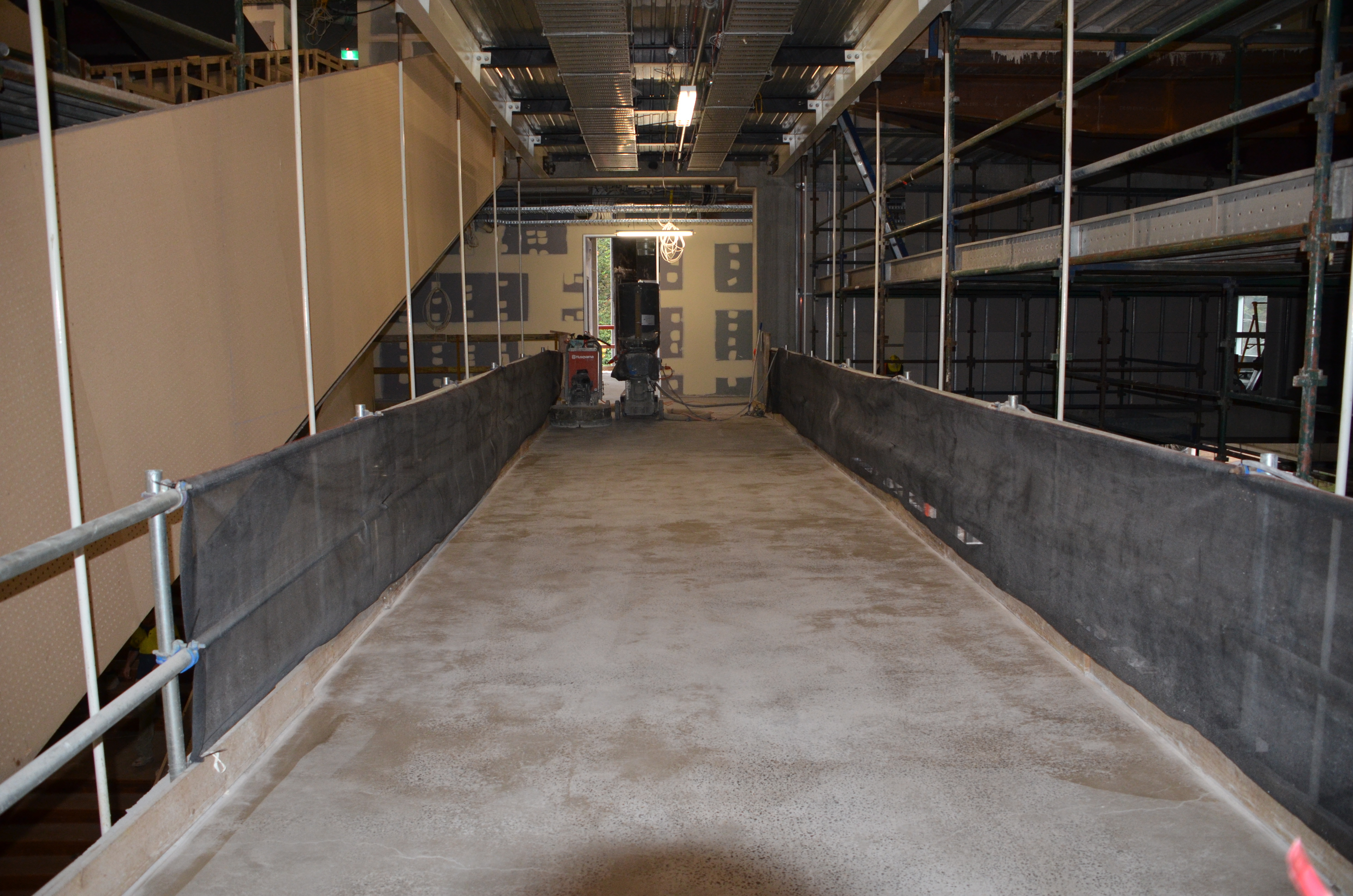 https://archive.abp.unimelb.edu.au/objects/images/Construction/Images/Floors and finishes/Polished concrete/DSC_7012.JPG