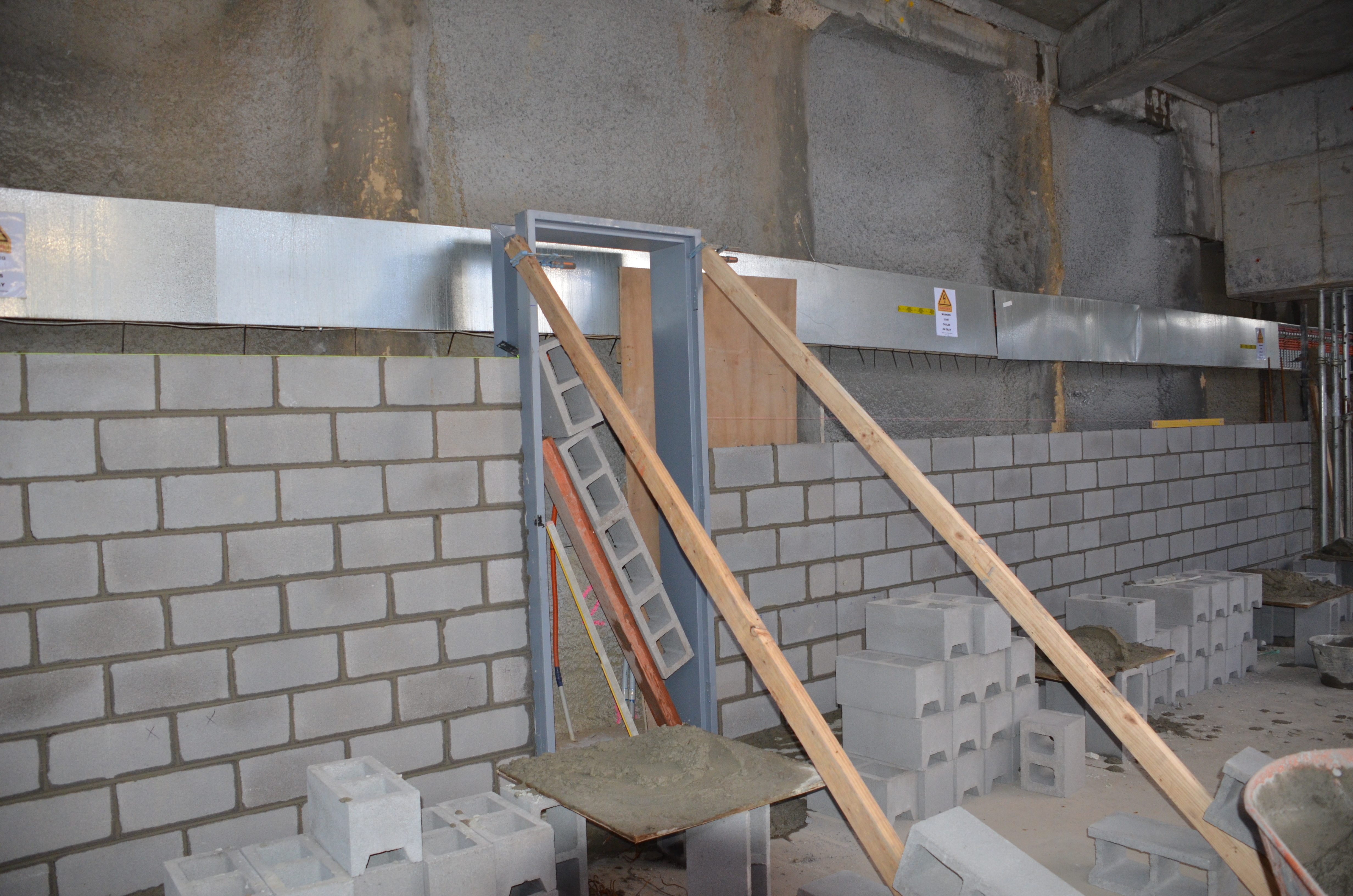 https://archive.abp.unimelb.edu.au/objects/images/Construction/Images/Doors and door frames/Metal door frames for blockwork/DSC_2891.JPG