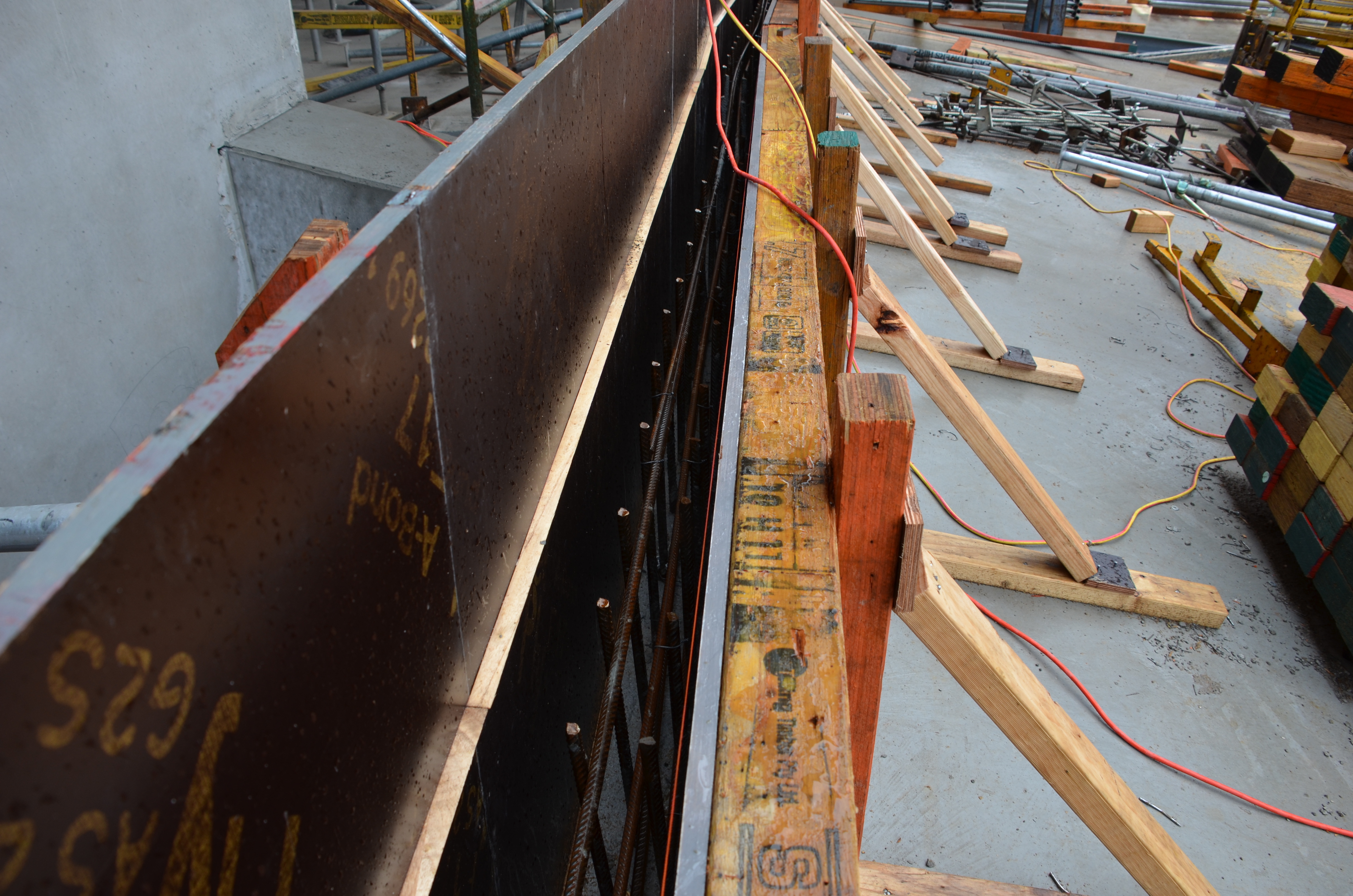 https://archive.abp.unimelb.edu.au/objects/images/Construction/Images/Concrete suspended slabs and beams/Wishbone beams library/DSC_2390.JPG
