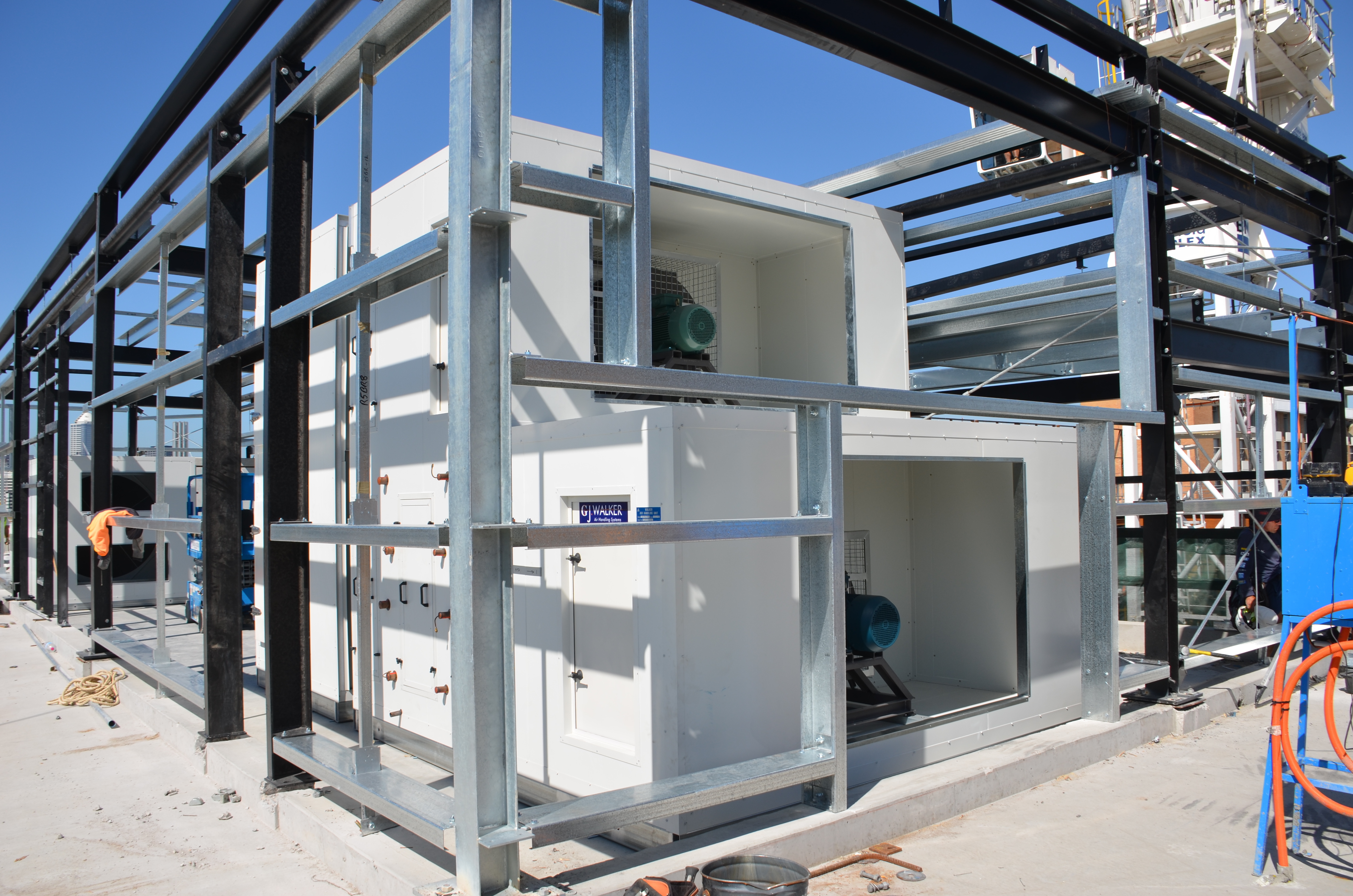 https://archive.abp.unimelb.edu.au/objects/images/Construction/Images/Services/Mechanical/Roof level plant/DSC_4774.JPG