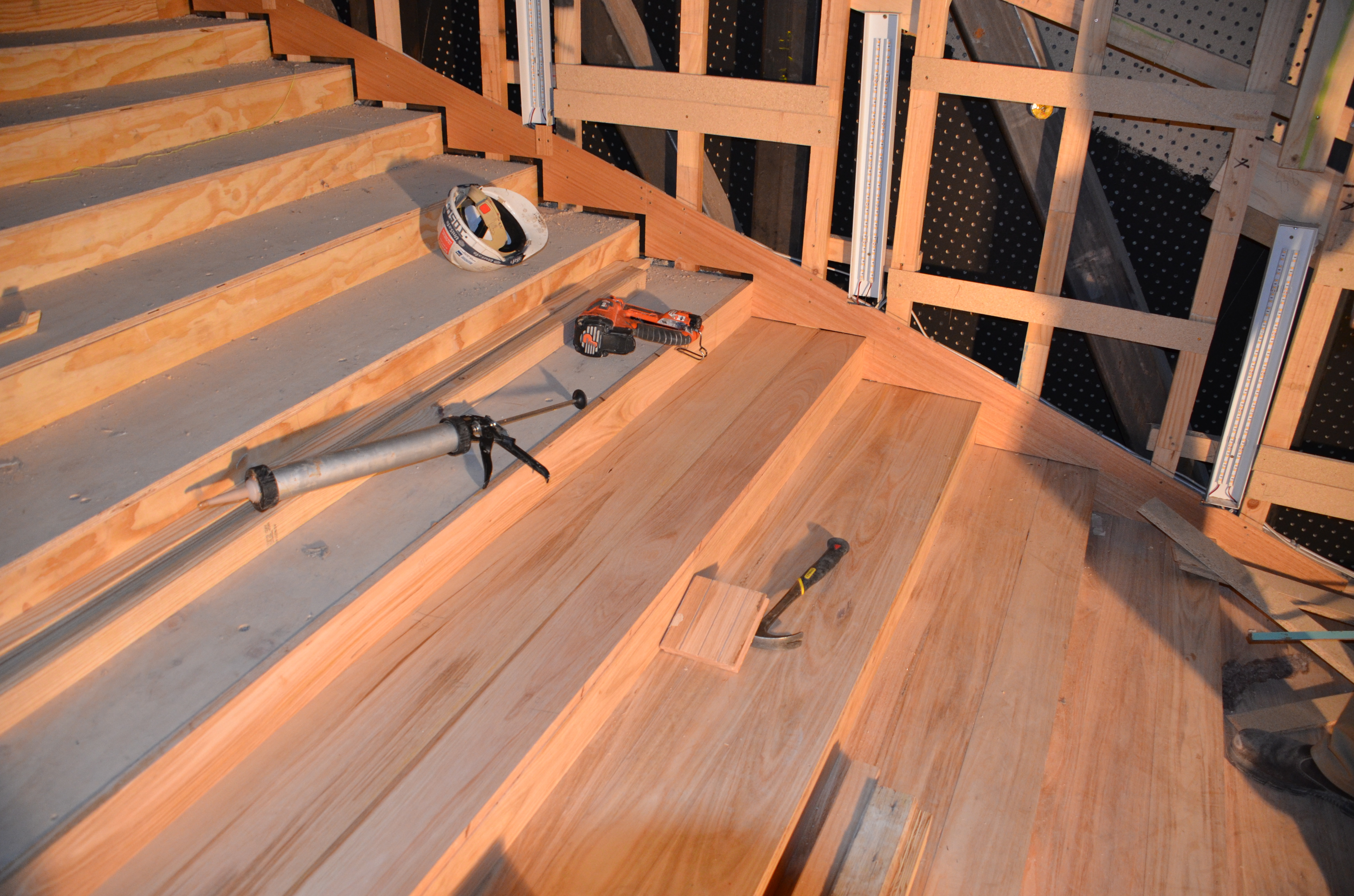 https://archive.abp.unimelb.edu.au/objects/images/Construction/Images/Stair finishes & linings/Y stairs/DSC_7729.JPG