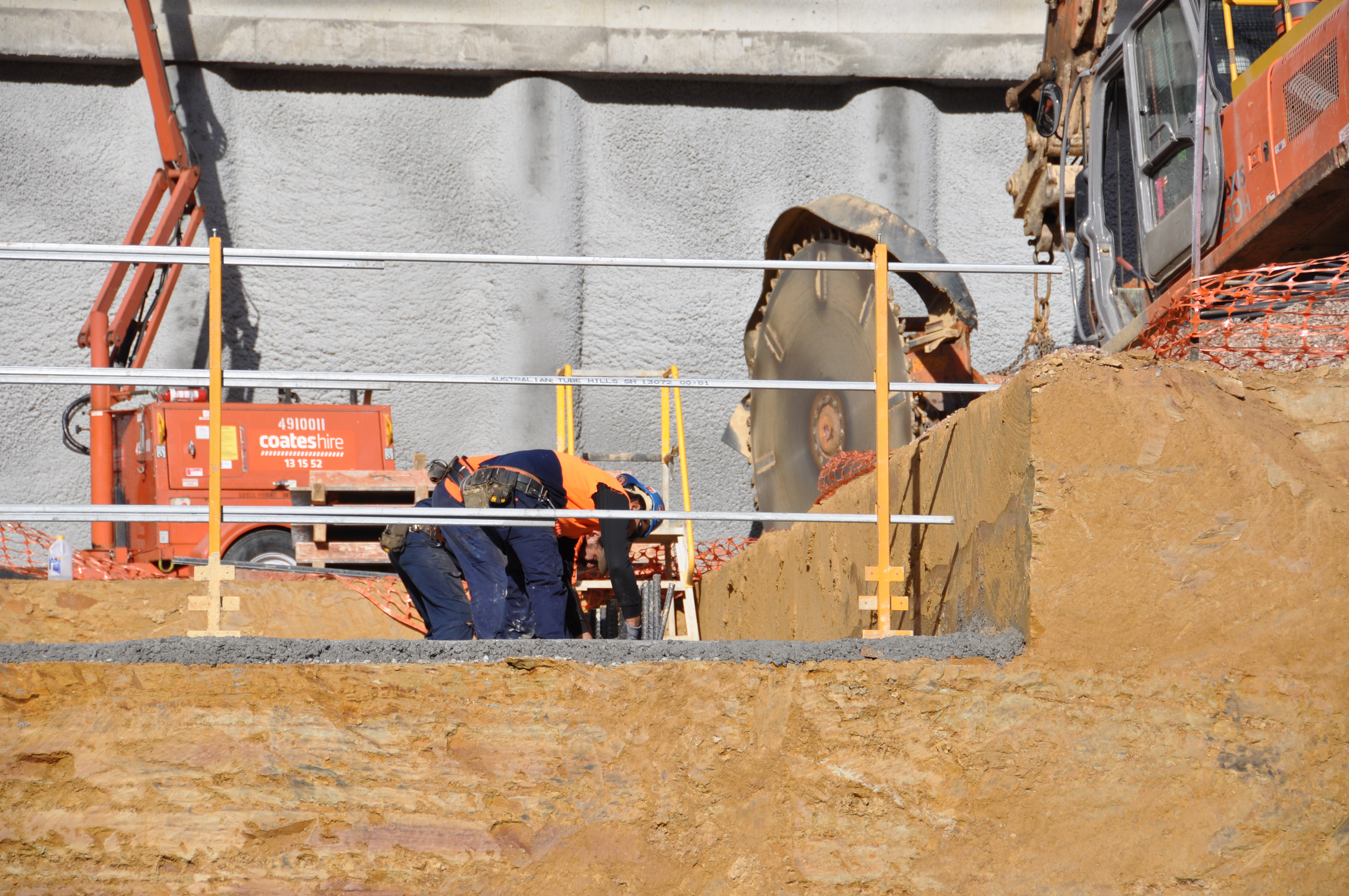 https://archive.abp.unimelb.edu.au/objects/images/Construction/Images/Pad footings & raft footings/DSC_0315.JPG https://archive.abp.unimelb.edu.au/objects/images/Construction/Images/Pad footings & raft footings/DSC_0315.JPG