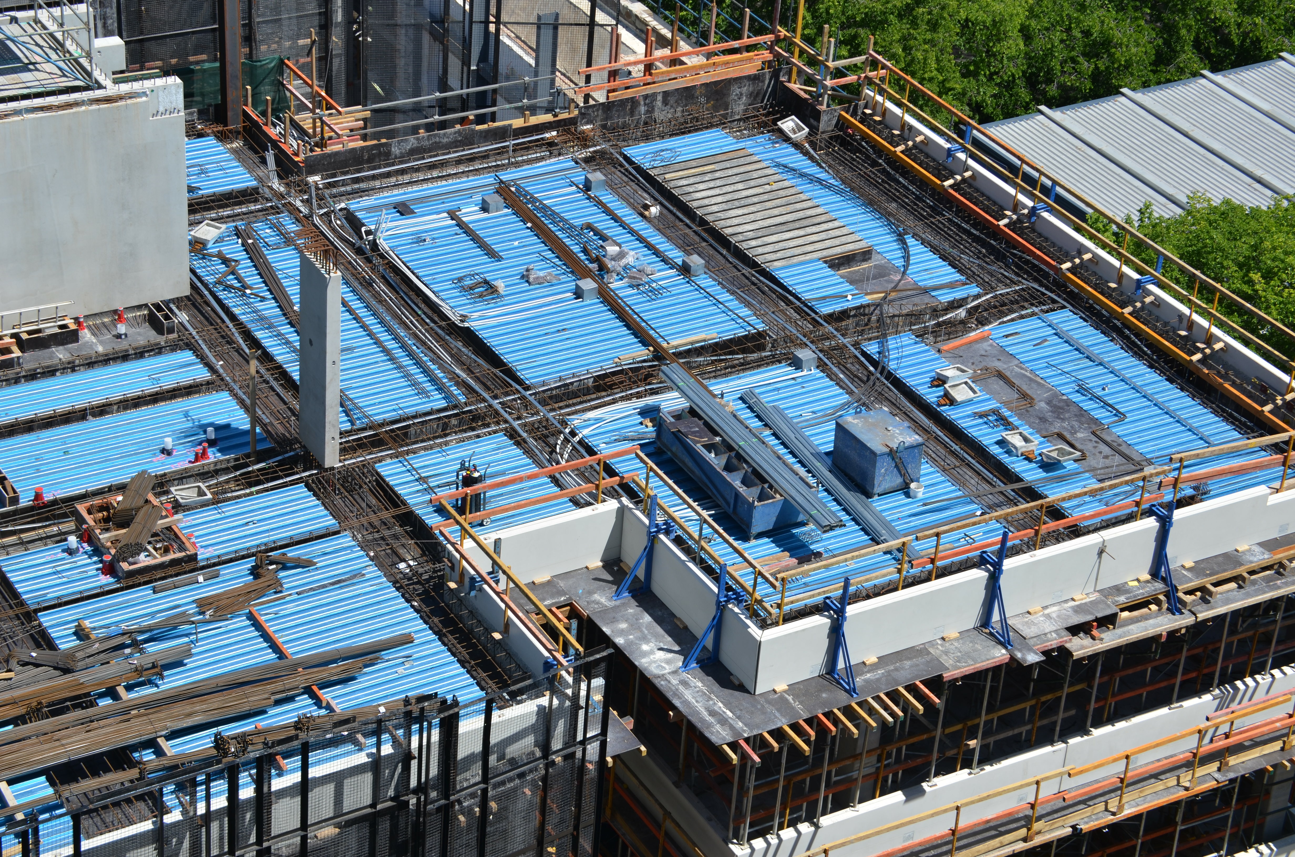 https://archive.abp.unimelb.edu.au/objects/images/Construction/Images/Concrete suspended slabs and beams/Composite slabs/DSC_3376.JPG