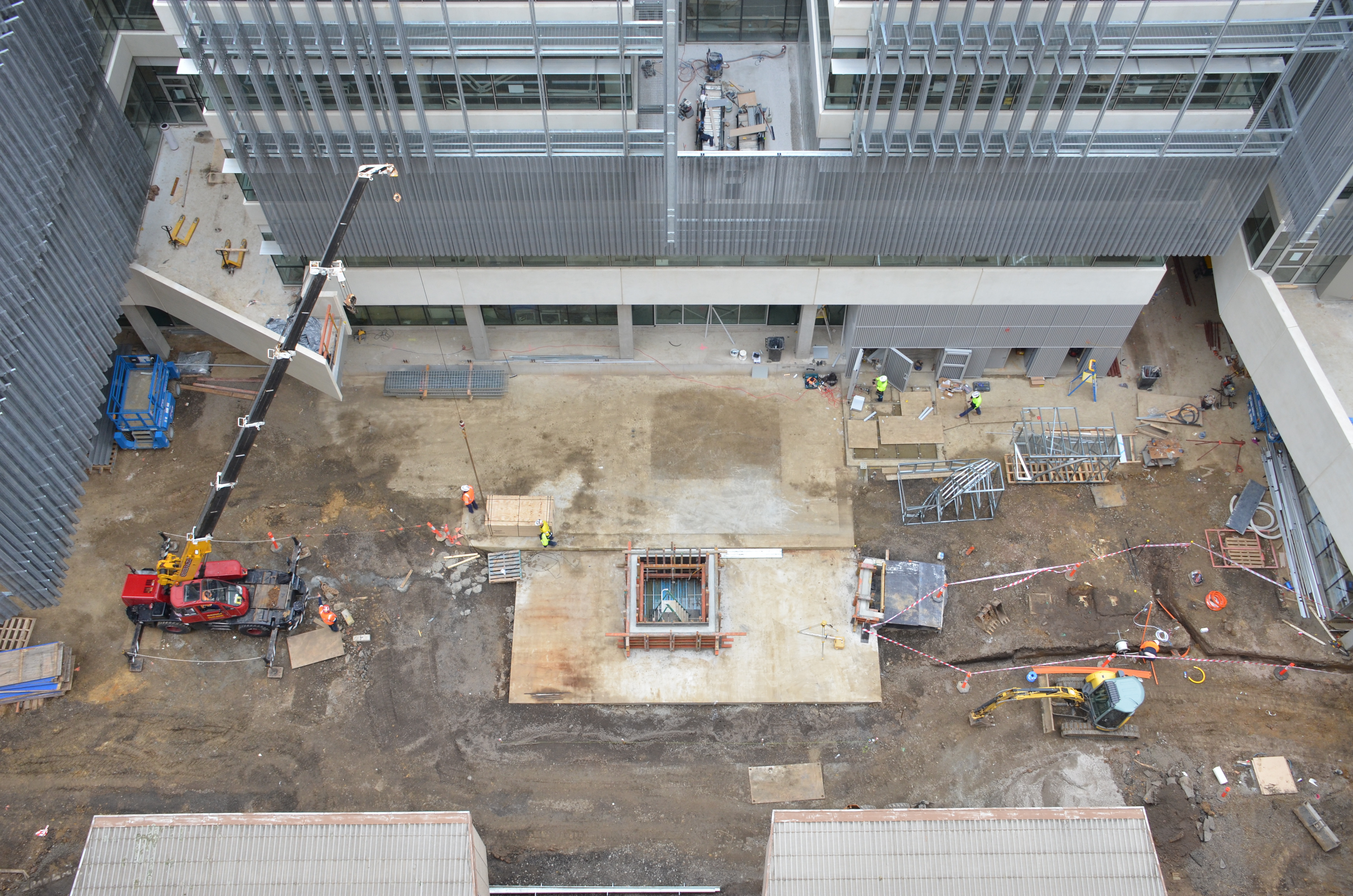 https://archive.abp.unimelb.edu.au/objects/images/Construction/Images/Services/Mechanical/Air intake plenums/DSC_8727.JPG