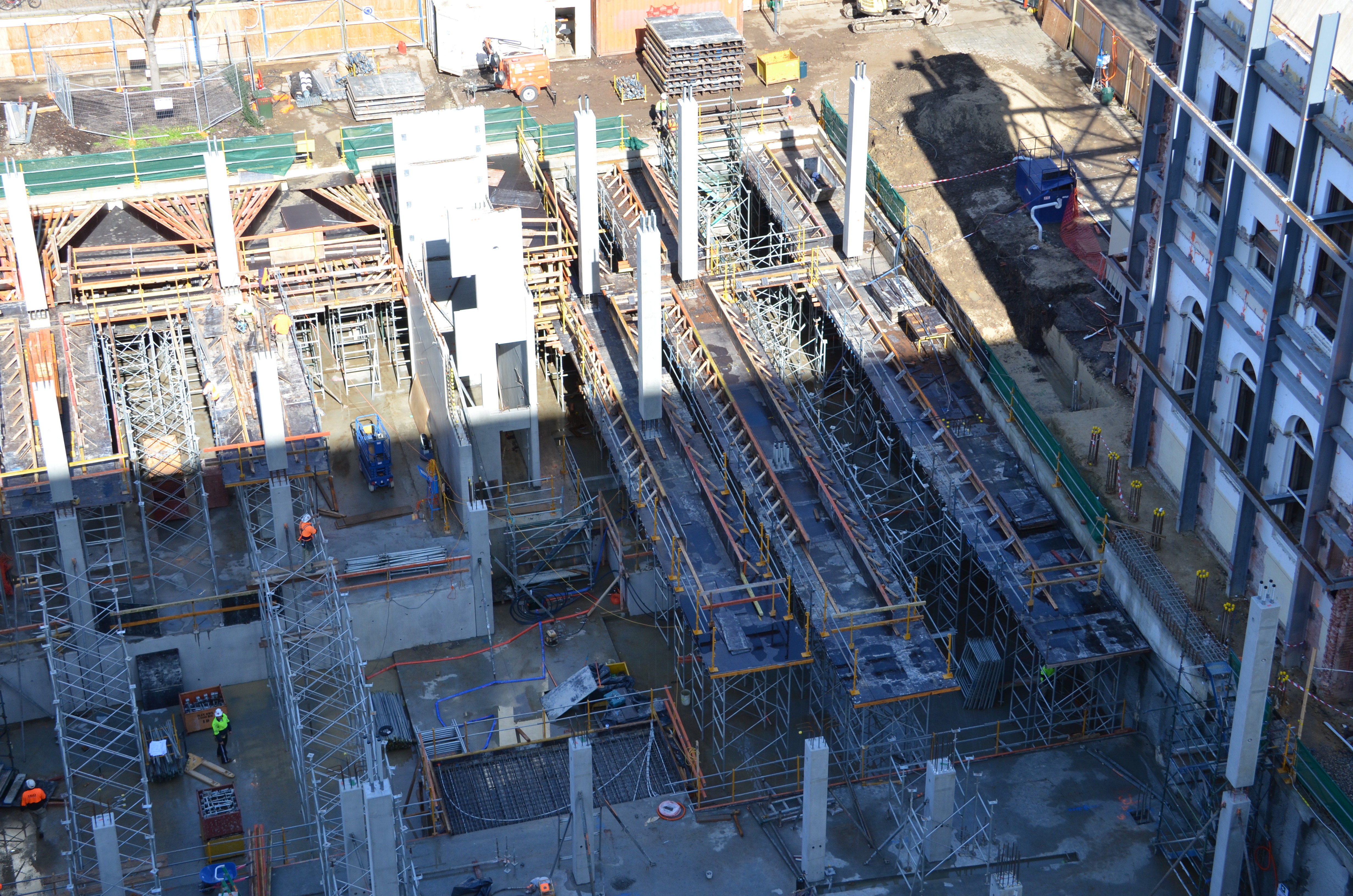 https://archive.abp.unimelb.edu.au/objects/images/Construction/Images/Concrete suspended slabs and beams/Ground level & formwork/DSC_1031.JPG https://archive.abp.unimelb.edu.au/objects/images/Construction/Images/Concrete suspended slabs and beams/Ground level & formwork/DSC_1031.JPG