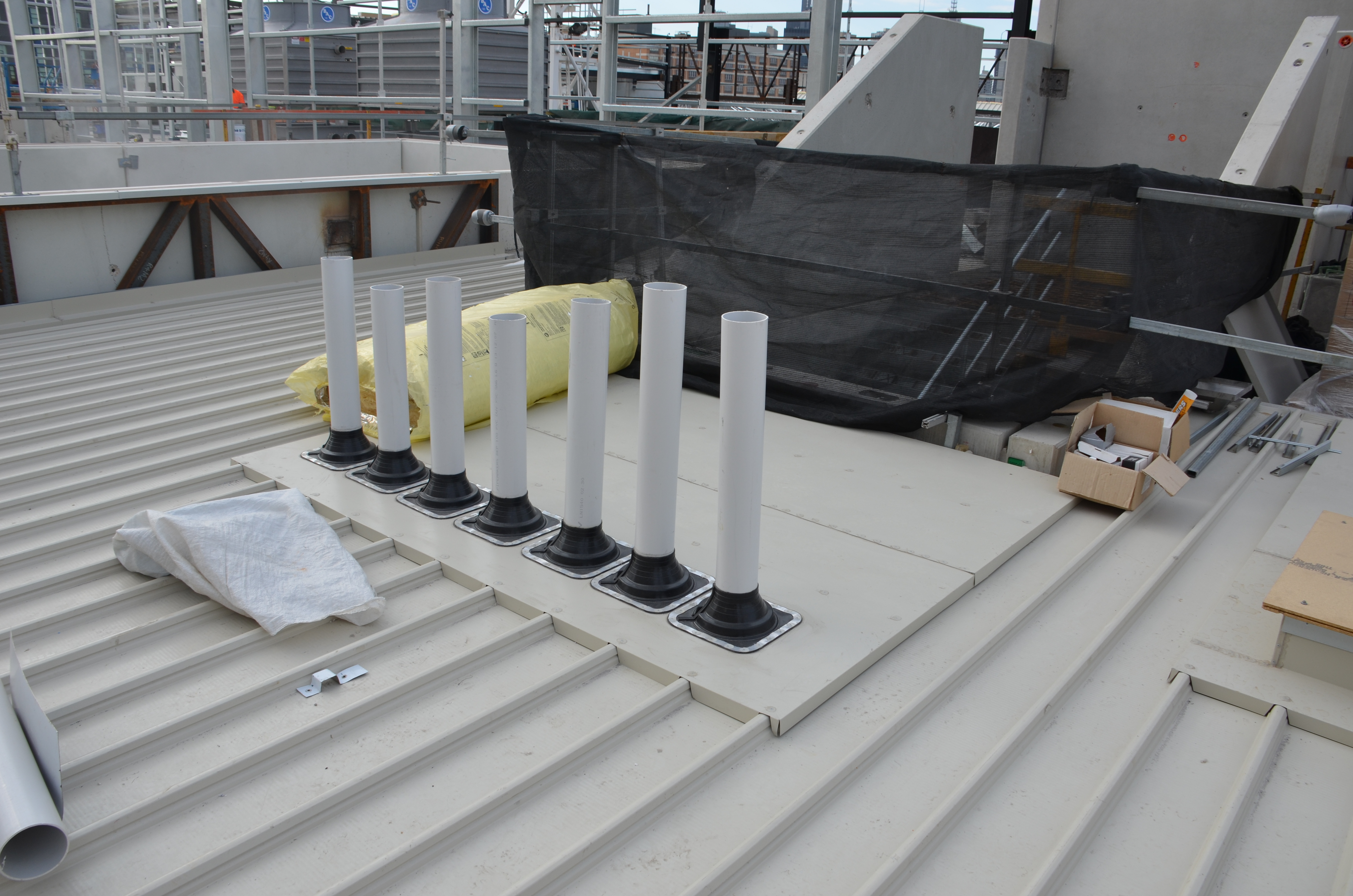 https://archive.abp.unimelb.edu.au/objects/images/Construction/Images/Roof/Roof sheeting, flashings and gutters/DSC_5065.JPG https://archive.abp.unimelb.edu.au/objects/images/Construction/Images/Roof/Roof sheeting, flashings and gutters/DSC_5065.JPG