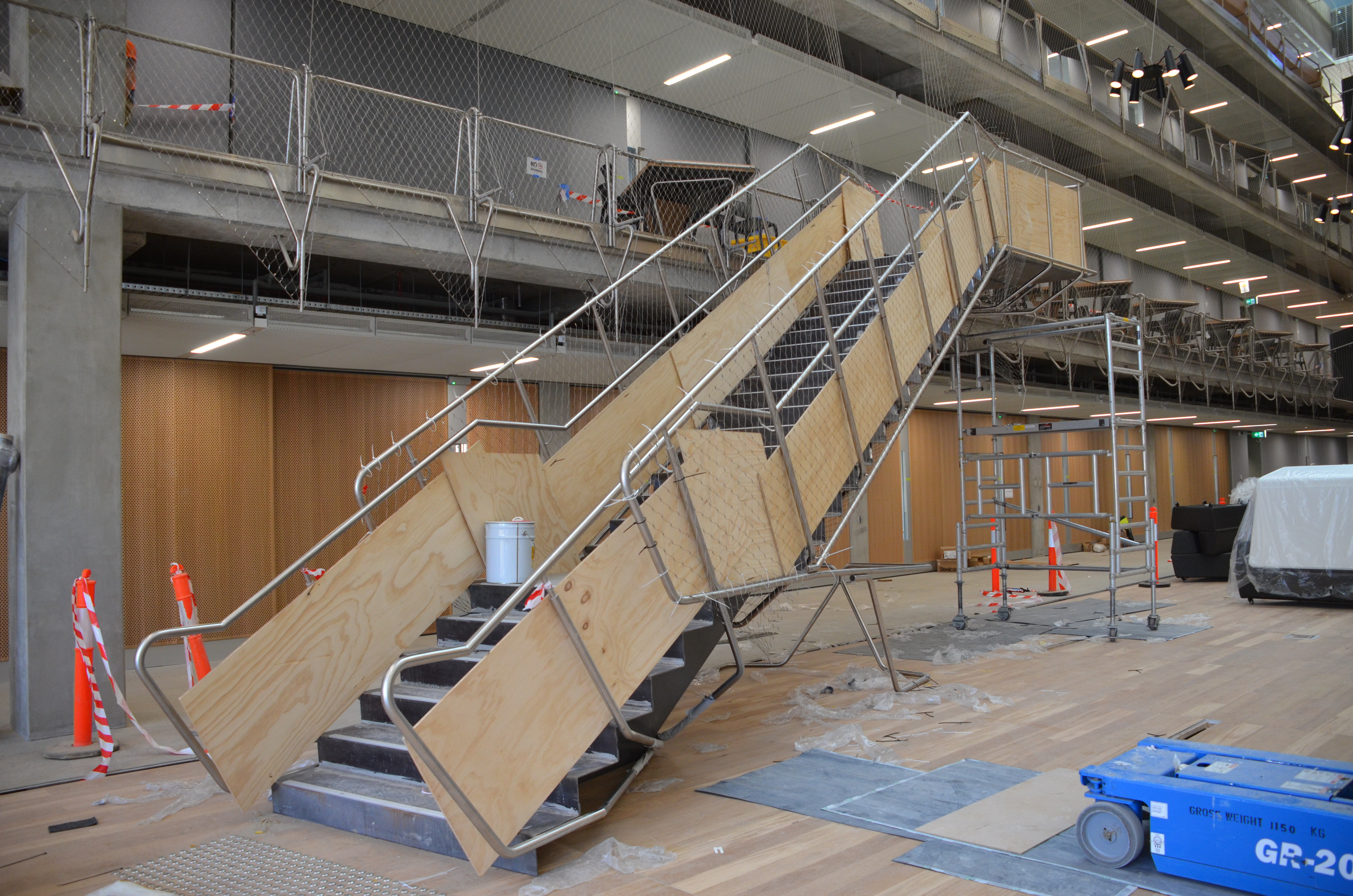 https://archive.abp.unimelb.edu.au/objects/images/Construction/Images/Stairs, walkways and balustrades/Level 2 to 1 East/DSC_9734.JPG