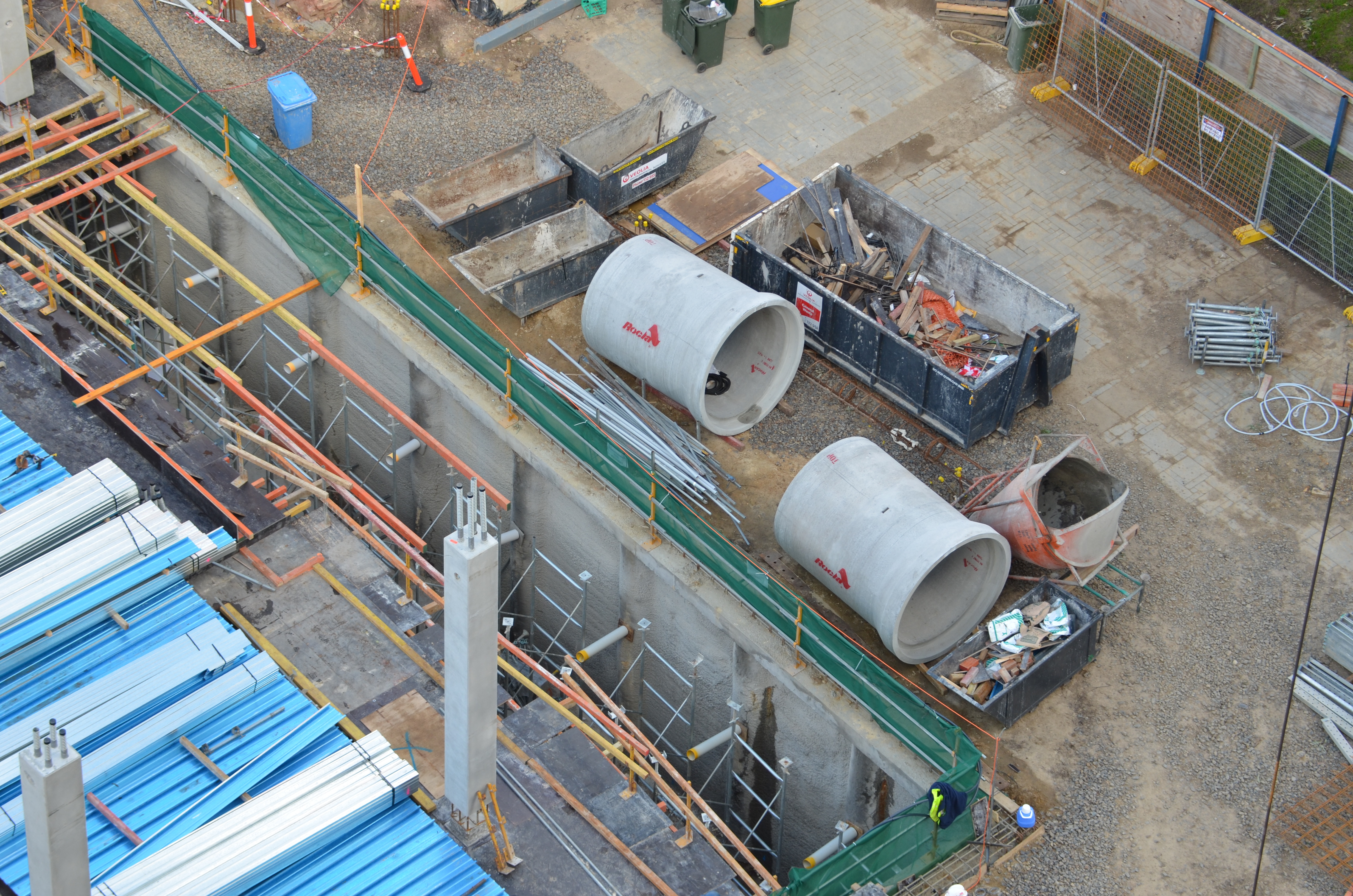 https://archive.abp.unimelb.edu.au/objects/images/Construction/Images/Basement/Underground ductwork/DSC_1324.JPG https://archive.abp.unimelb.edu.au/objects/images/Construction/Images/Basement/Underground ductwork/DSC_1324.JPG