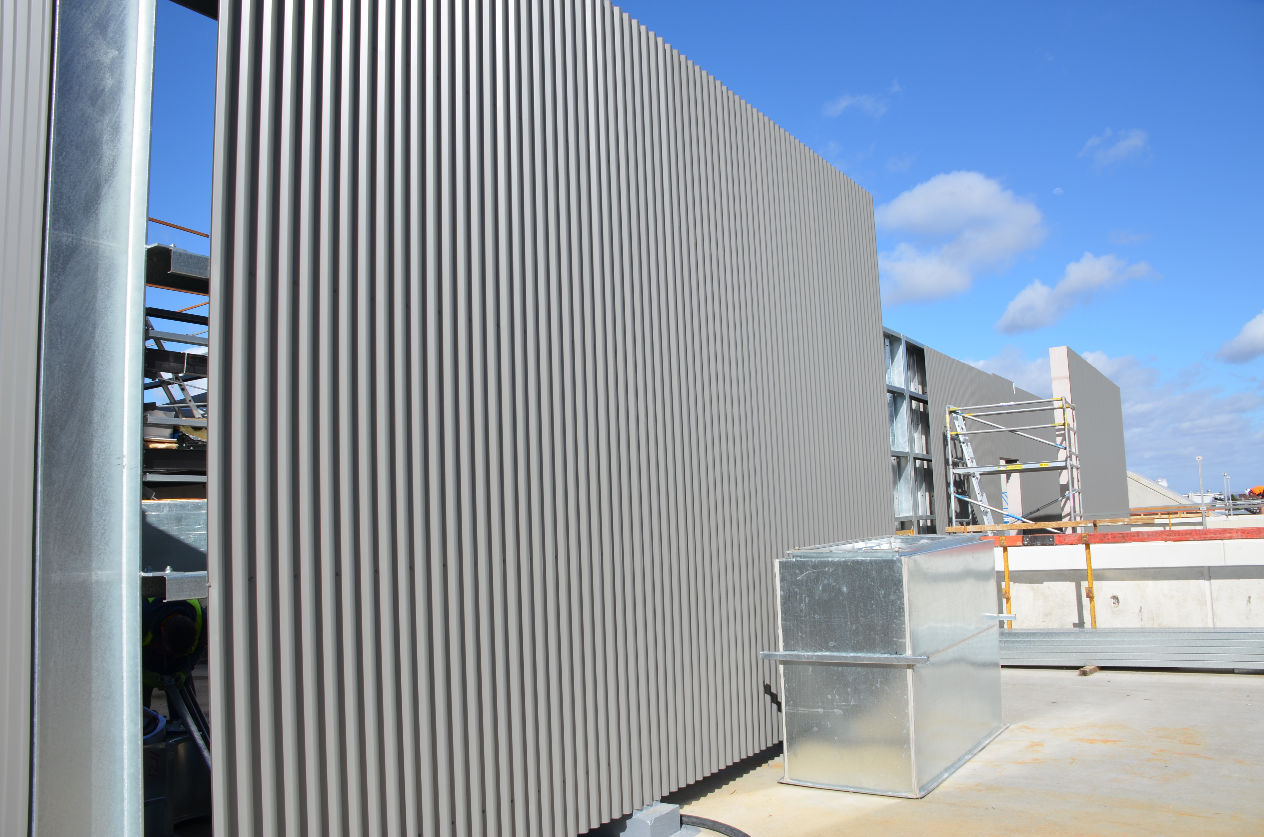 https://archive.abp.unimelb.edu.au/objects/images/Construction/Images/Roof/Plantroom claddings/DSC_5419.JPG