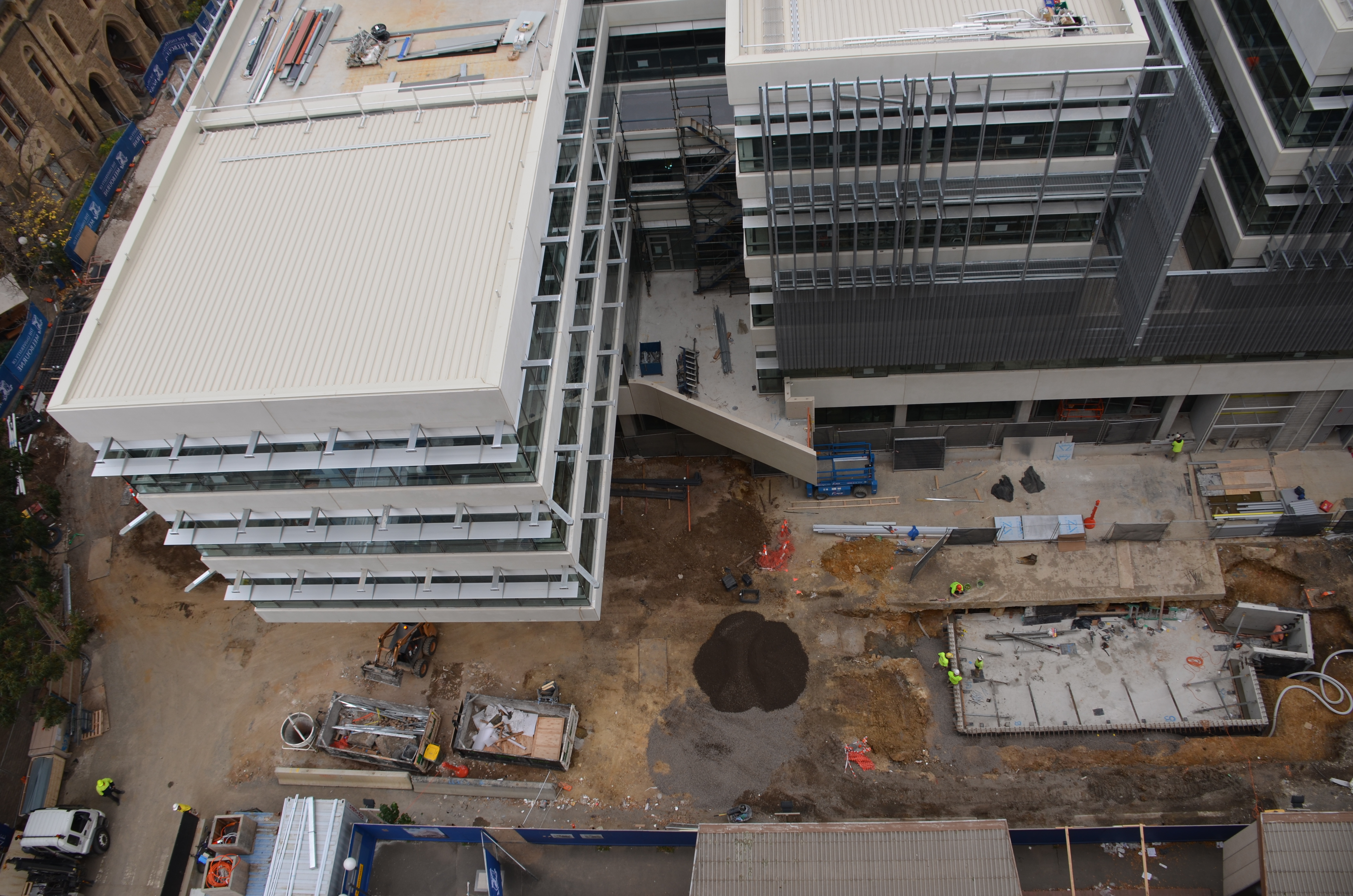 https://archive.abp.unimelb.edu.au/objects/images/Construction/Images/Services/Mechanical/Air intake plenums/DSC_7933.JPG