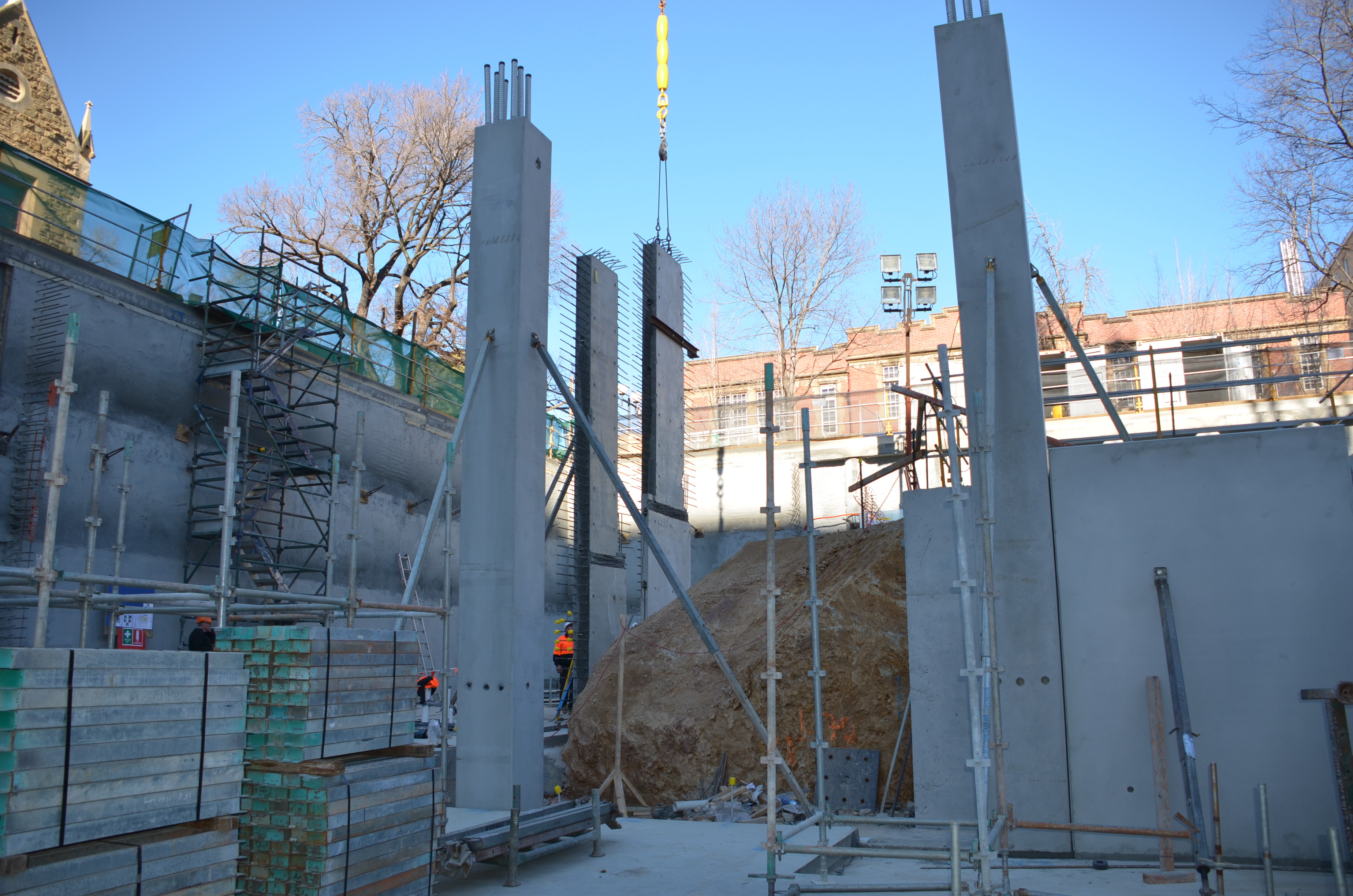 https://archive.abp.unimelb.edu.au/objects/images/Construction/Images/Precast structural concrete walls and columns/Basement/DSC_0489.JPG