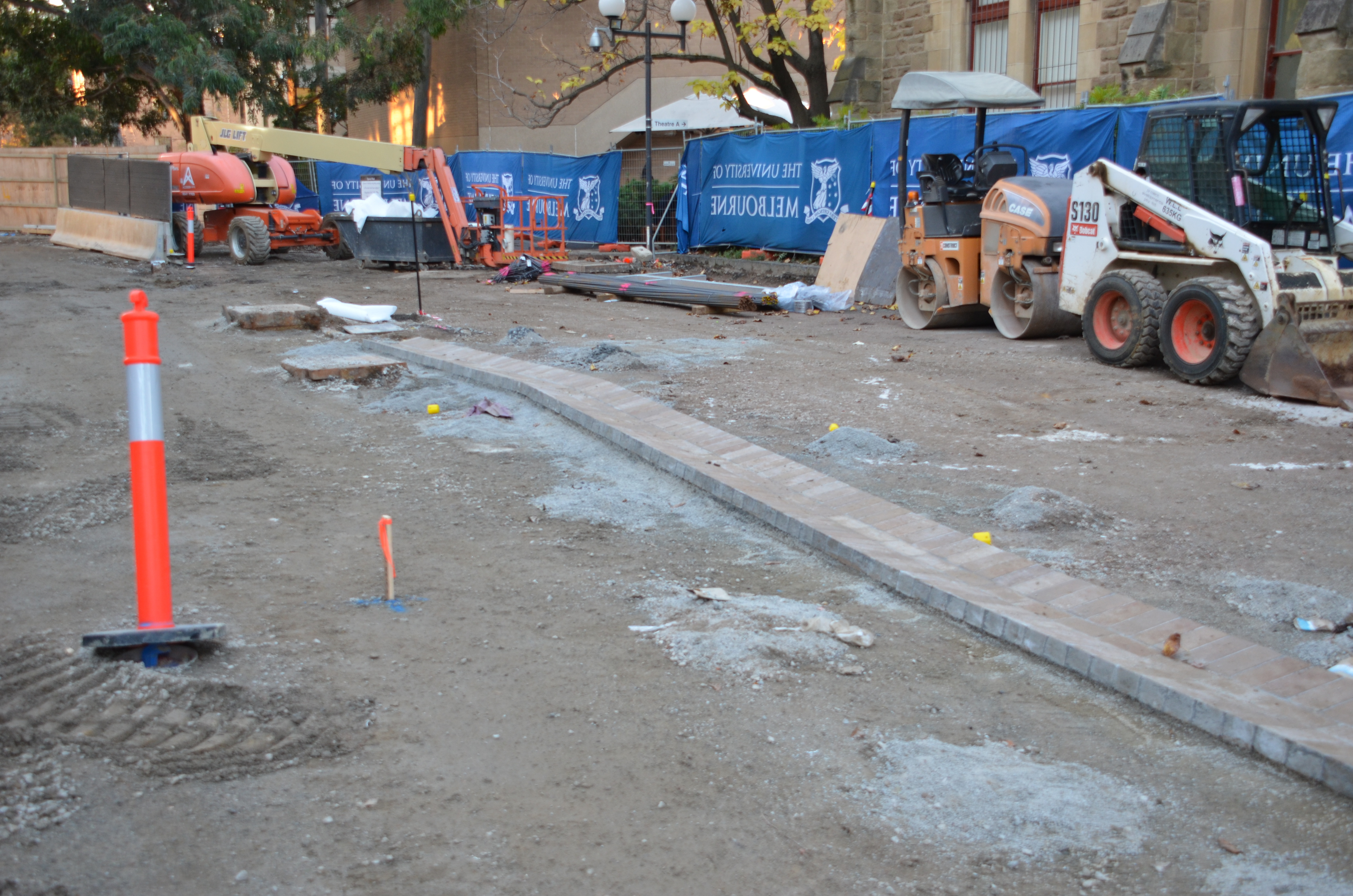 https://archive.abp.unimelb.edu.au/objects/images/Construction/Images/External Works/Brick paving & brick walls/DSC_7765.JPG https://archive.abp.unimelb.edu.au/objects/images/Construction/Images/External Works/Brick paving & brick walls/DSC_7765.JPG