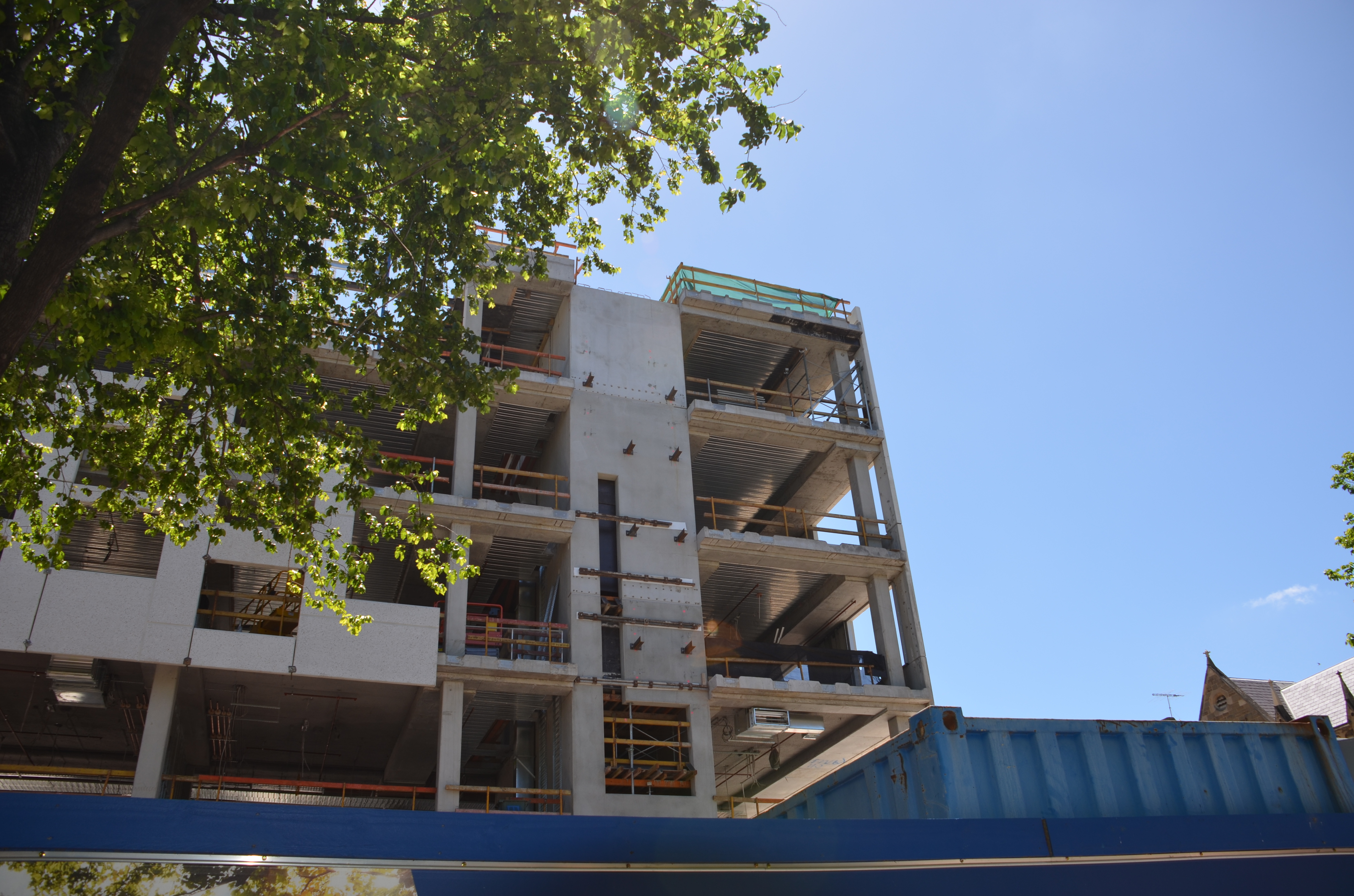 https://archive.abp.unimelb.edu.au/objects/images/Construction/Images/Facades/Precast concrete/Polished south side/DSC_3743.JPG
