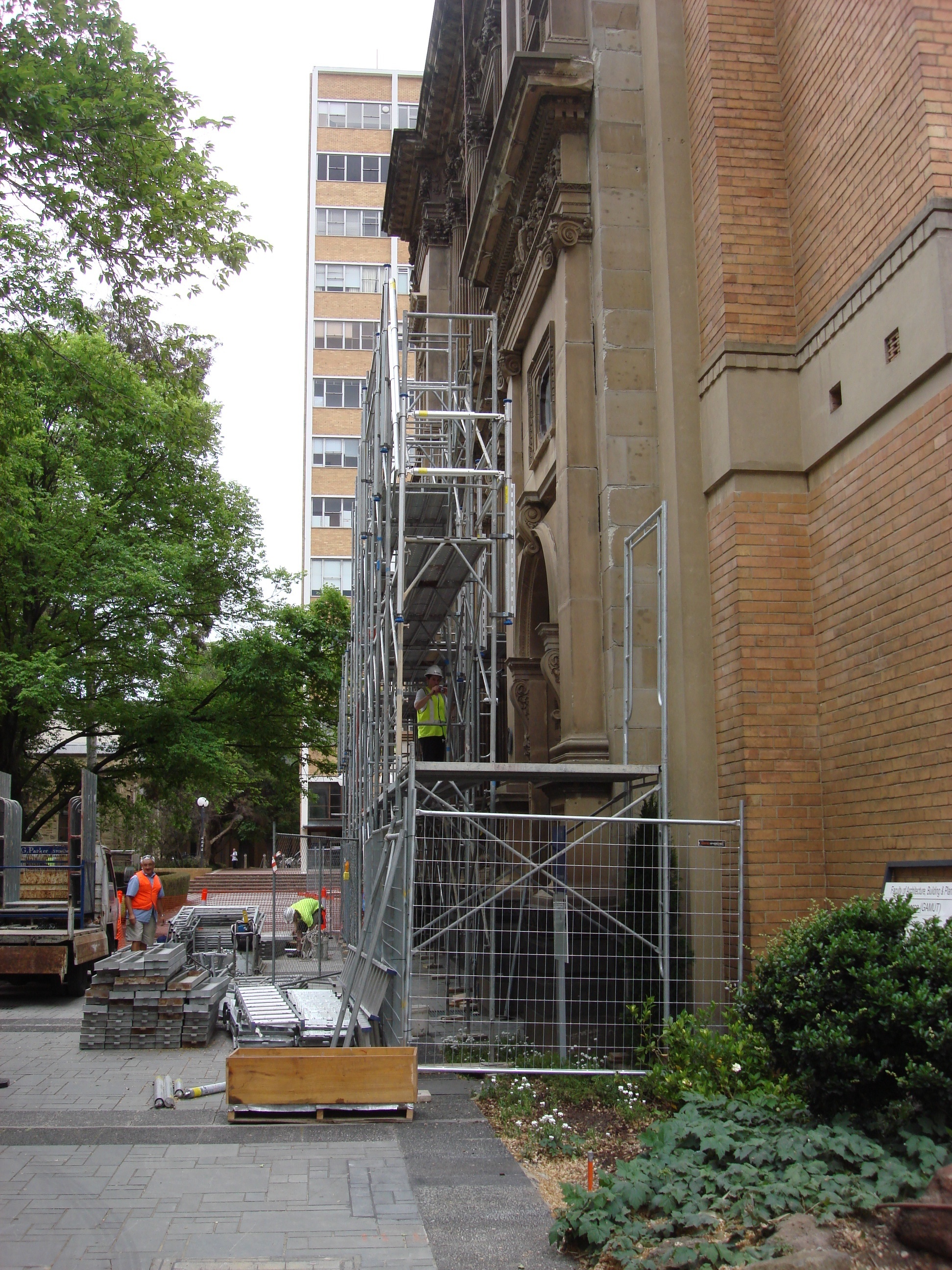 https://archive.abp.unimelb.edu.au/objects/images/Pre-construction/Scaffolding/DSC07665.JPG