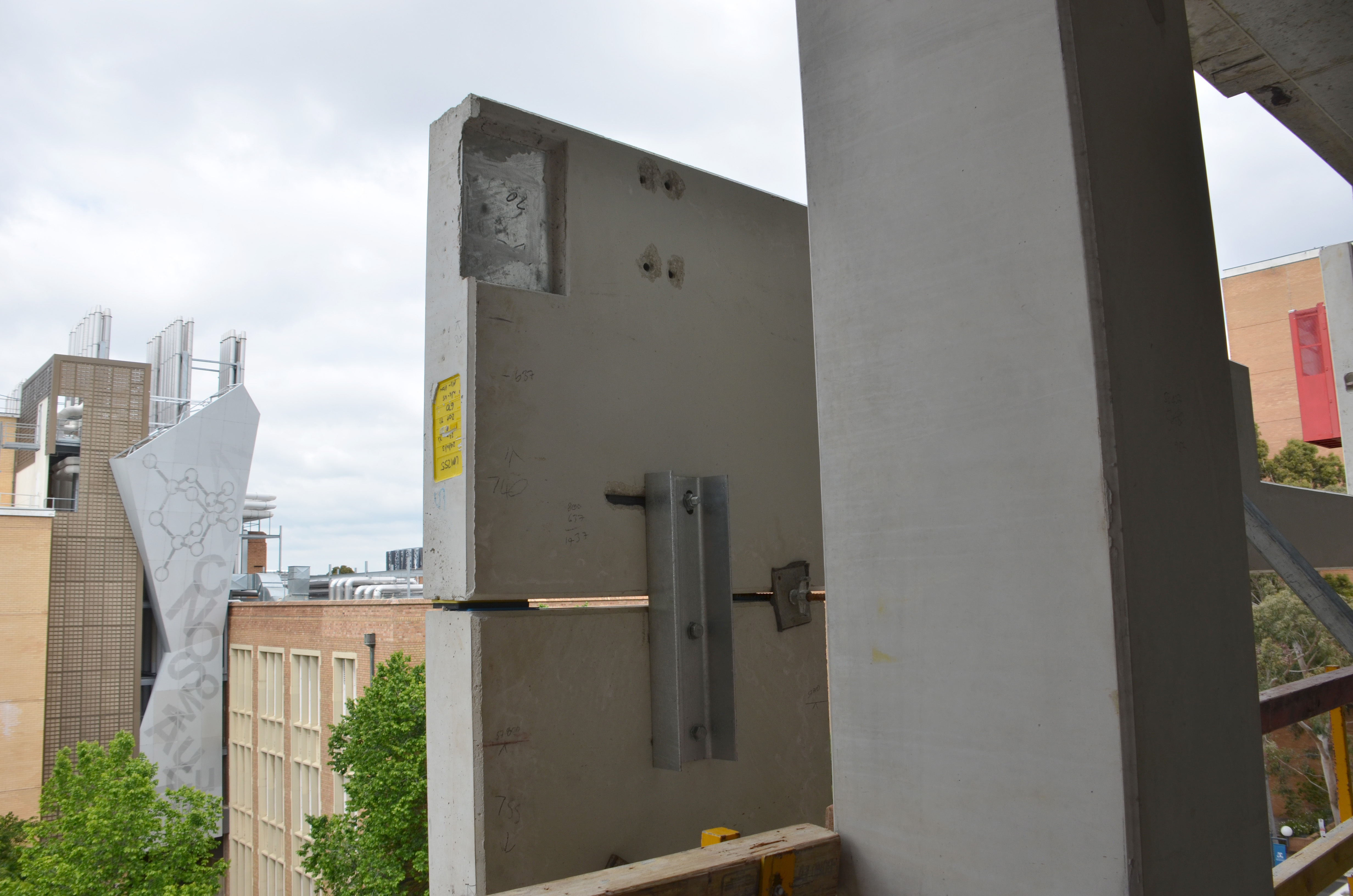 https://archive.abp.unimelb.edu.au/objects/images/Construction/Images/Facades/Precast concrete/Polished south side/DSC_3702.JPG