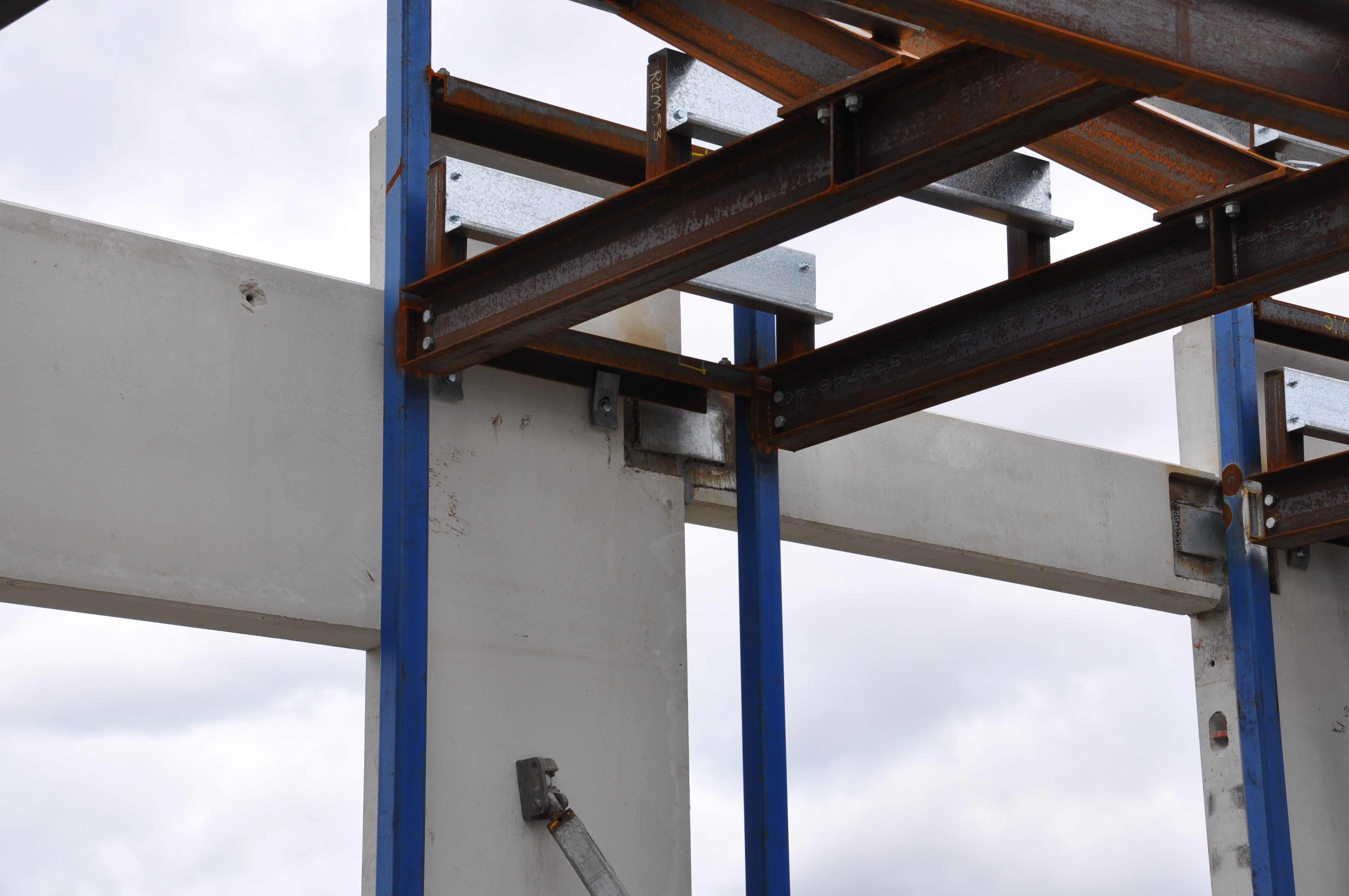 https://archive.abp.unimelb.edu.au/objects/images/Construction/Images/Structural steel/General roof/DSC_4018.JPG