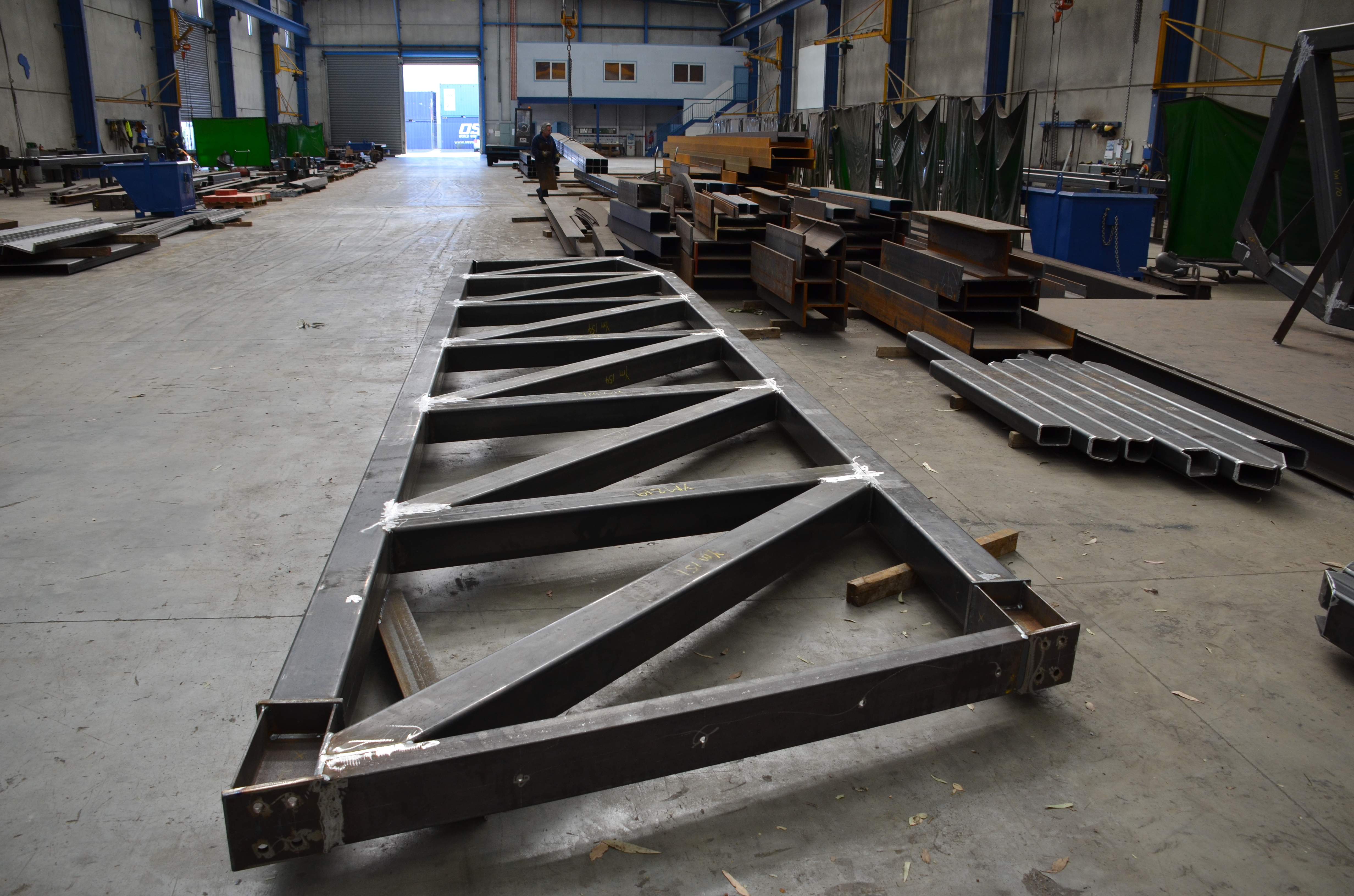https://archive.abp.unimelb.edu.au/objects/images/Construction/Images/Structural steel/Aus Iron Industries fabrication/DSC_2561.JPG