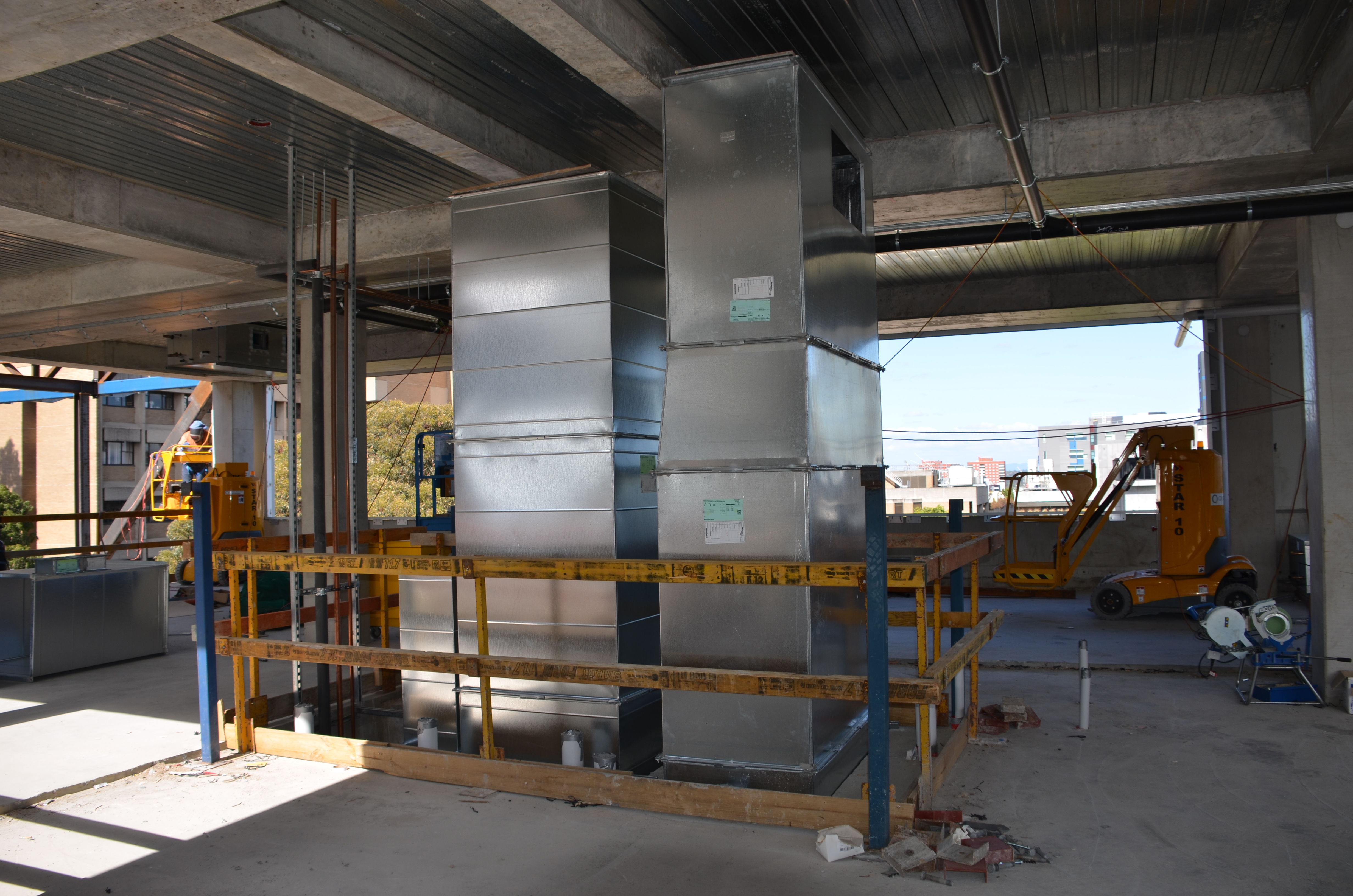 https://archive.abp.unimelb.edu.au/objects/images/Construction/Images/Services/Riser shafts/DSC_4617.JPG