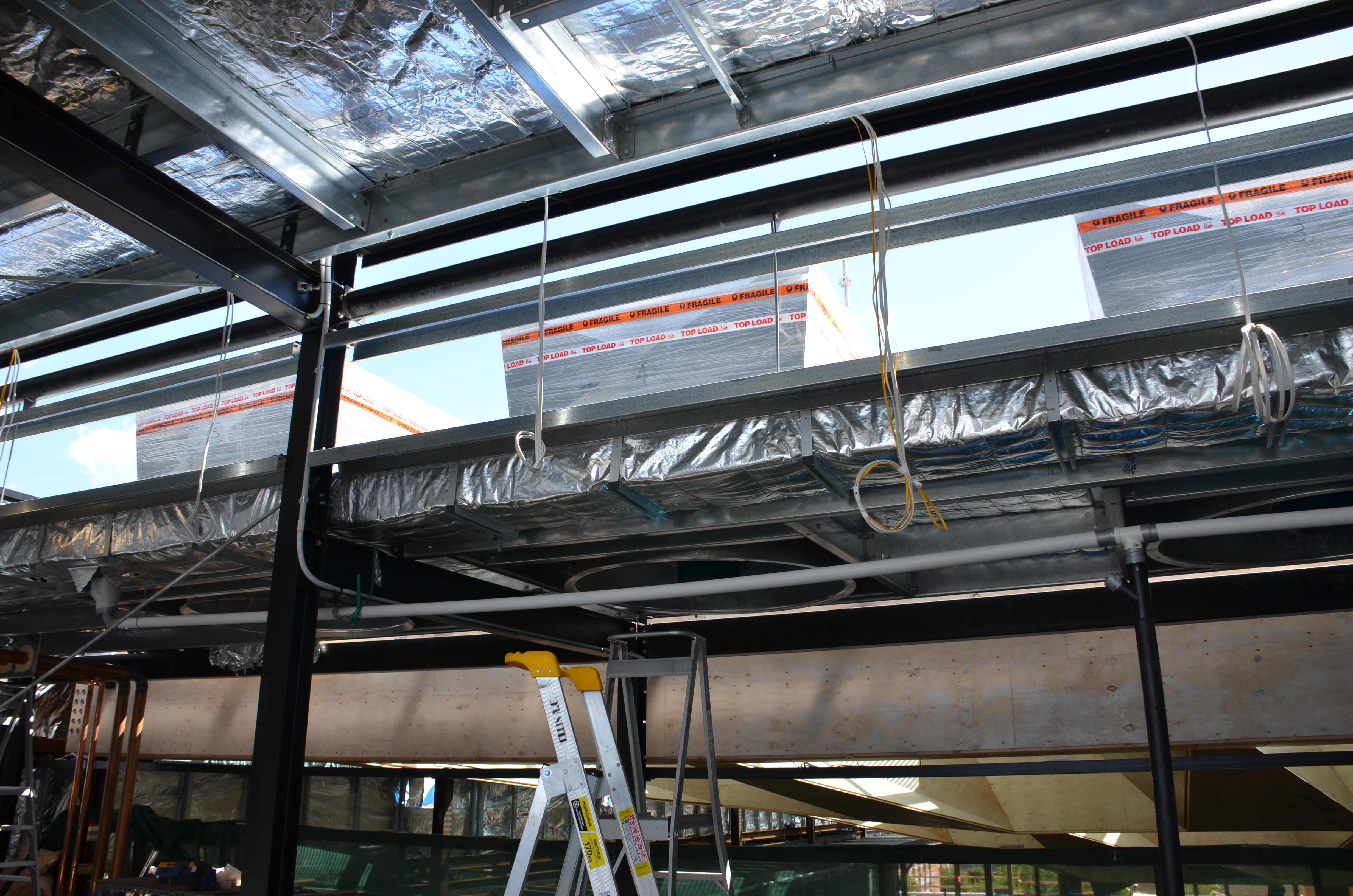 https://archive.abp.unimelb.edu.au/objects/images/Construction/Images/Services/Mechanical/Roof level plant/DSC_5970.JPG