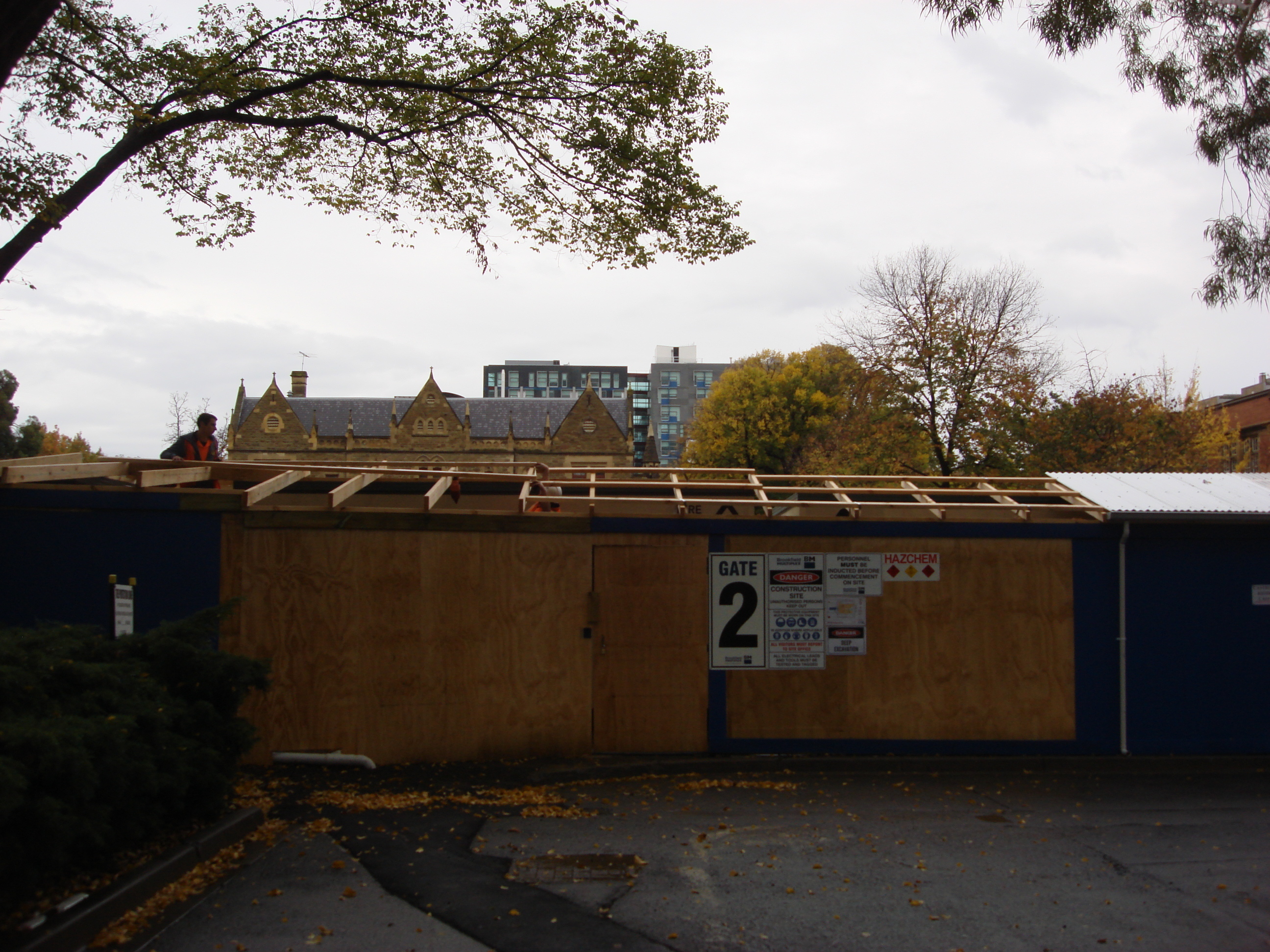 https://archive.abp.unimelb.edu.au/objects/images/Construction/Images/Site facilities/Additional site sheds & fences/DSC_0132A.JPG
