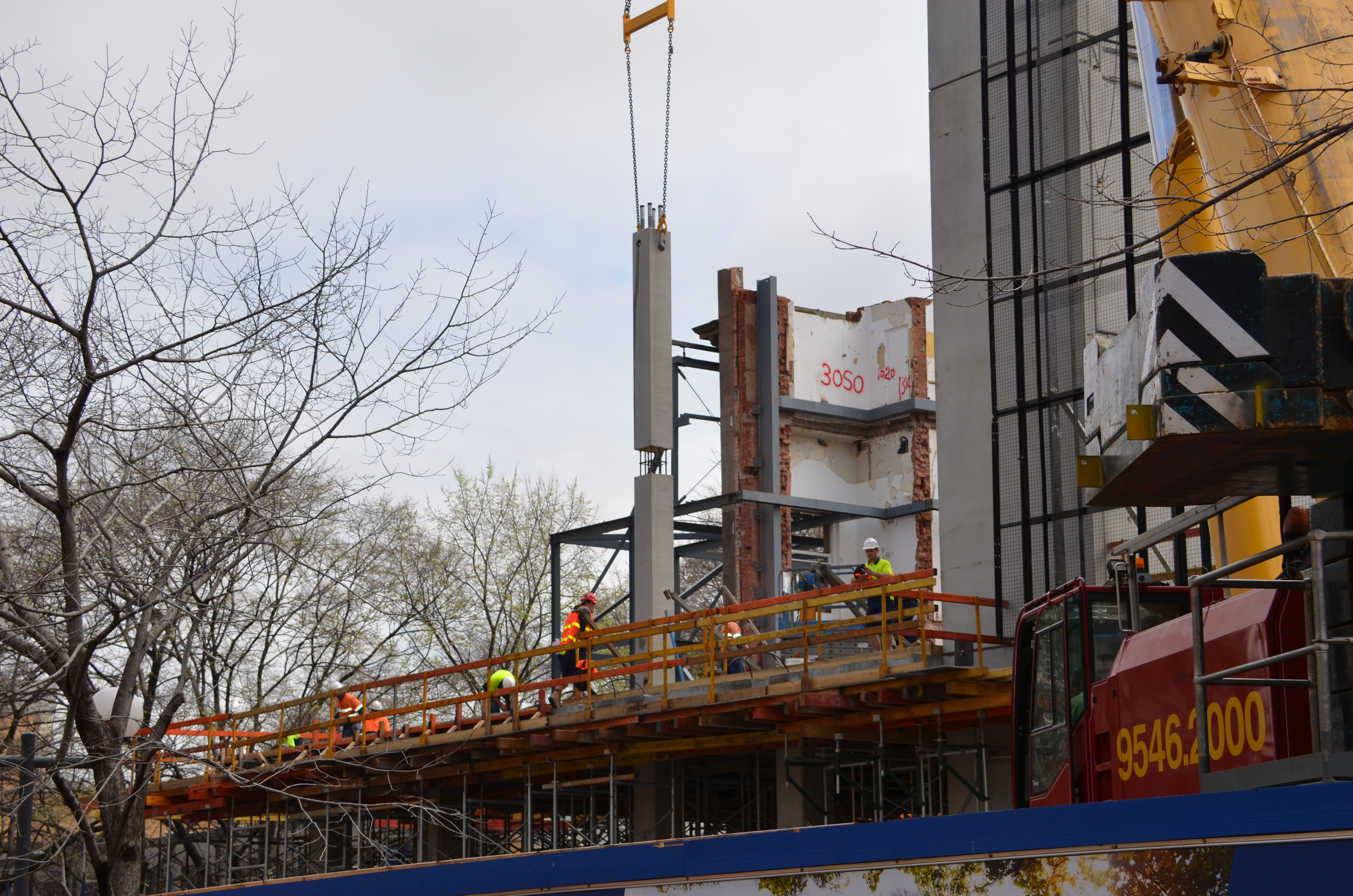https://archive.abp.unimelb.edu.au/objects/images/Construction/Images/Precast structural concrete walls and columns/Levesl 2-5/DSC_2142.JPG https://archive.abp.unimelb.edu.au/objects/images/Construction/Images/Precast structural concrete walls and columns/Levesl 2-5/DSC_2142.JPG