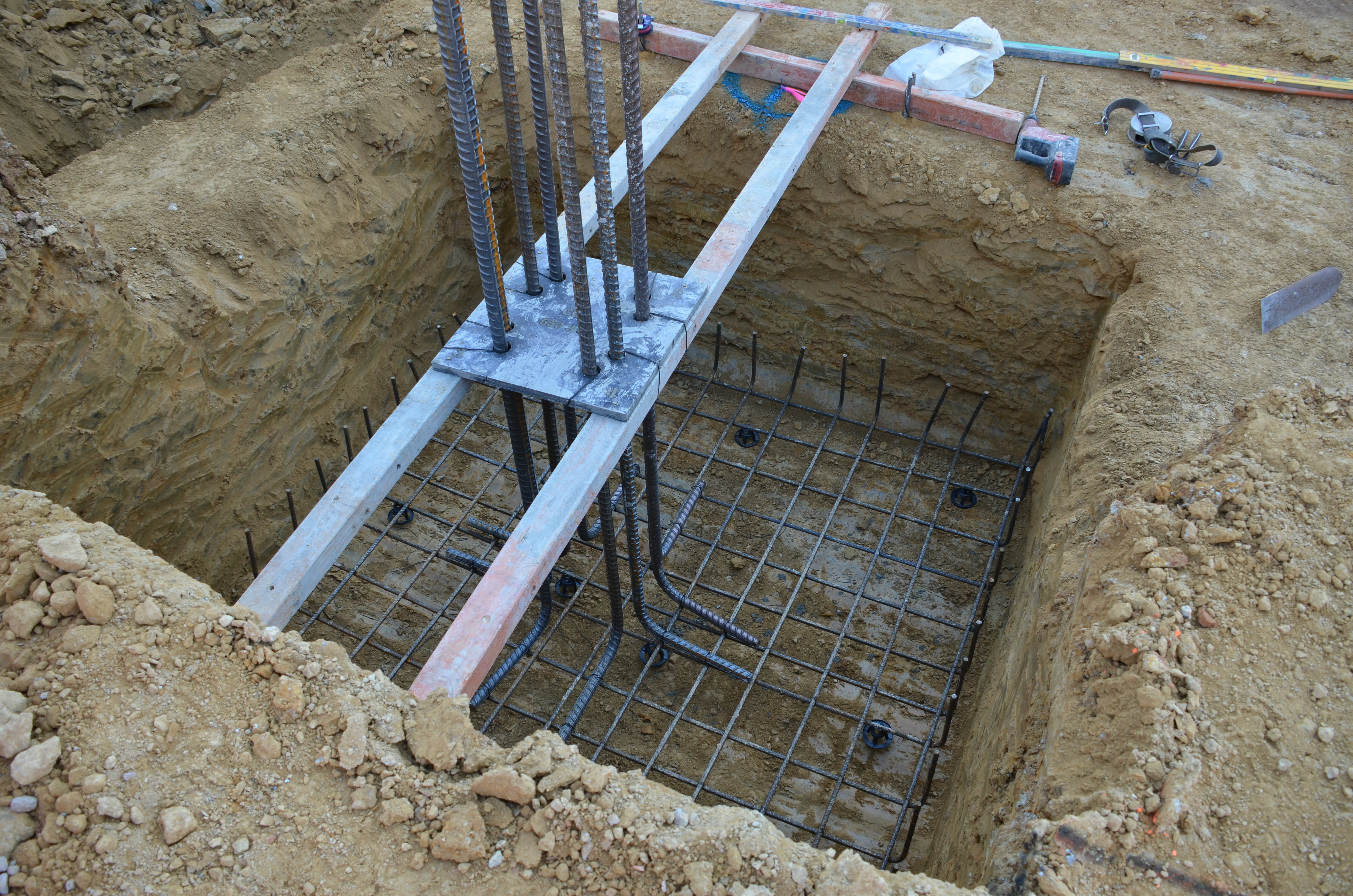 https://archive.abp.unimelb.edu.au/objects/images/Construction/Images/Pad footings & raft footings/DSC_0549.JPG https://archive.abp.unimelb.edu.au/objects/images/Construction/Images/Pad footings & raft footings/DSC_0549.JPG
