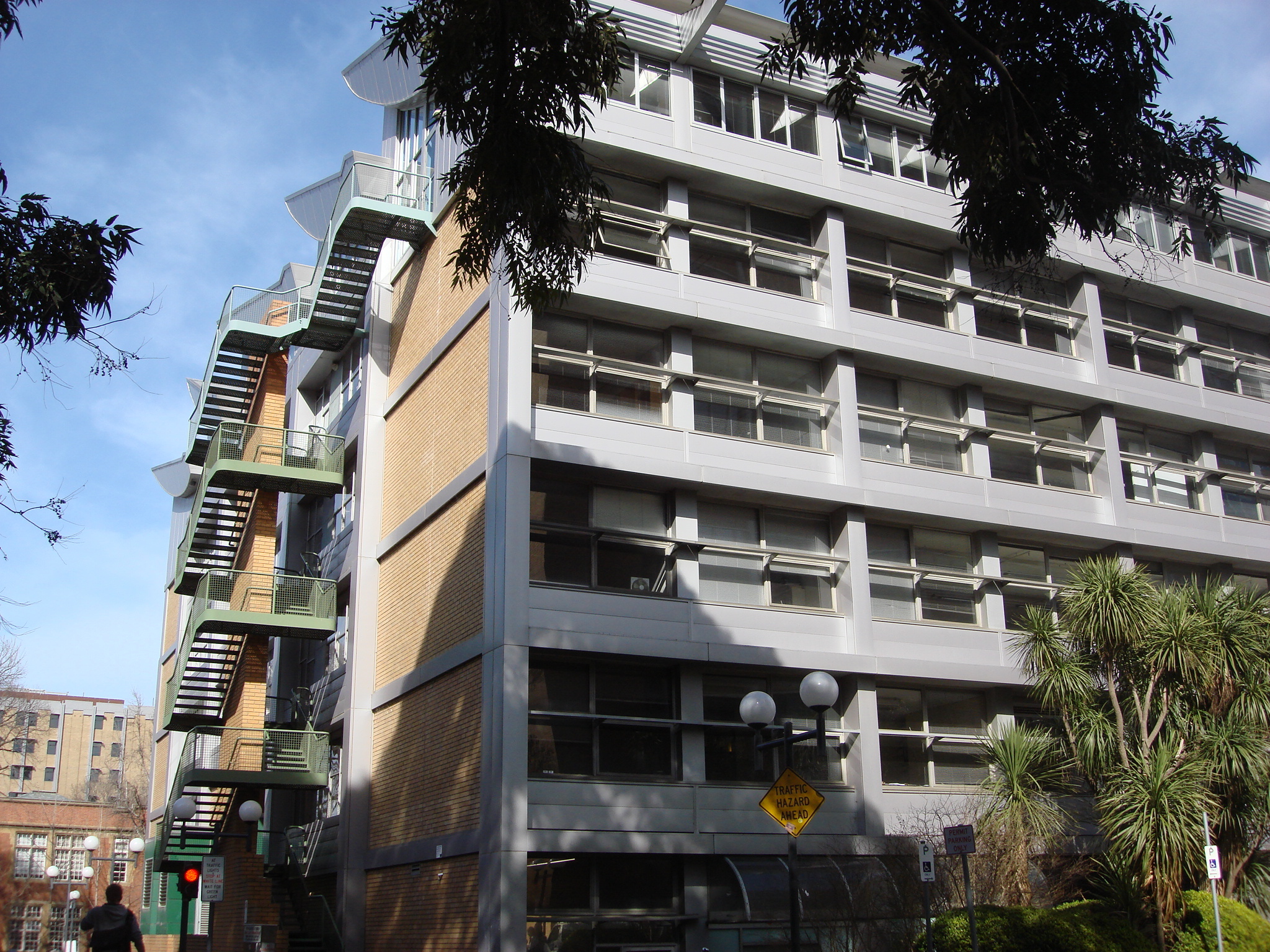 https://archive.abp.unimelb.edu.au/objects/images/Old ABP building and pre-existing conditions/ABP & Old Commerce/External-PAshford/DSC06717.JPG https://archive.abp.unimelb.edu.au/objects/images/Old ABP building and pre-existing conditions/ABP & Old Commerce/External-PAshford/DSC06717.JPG