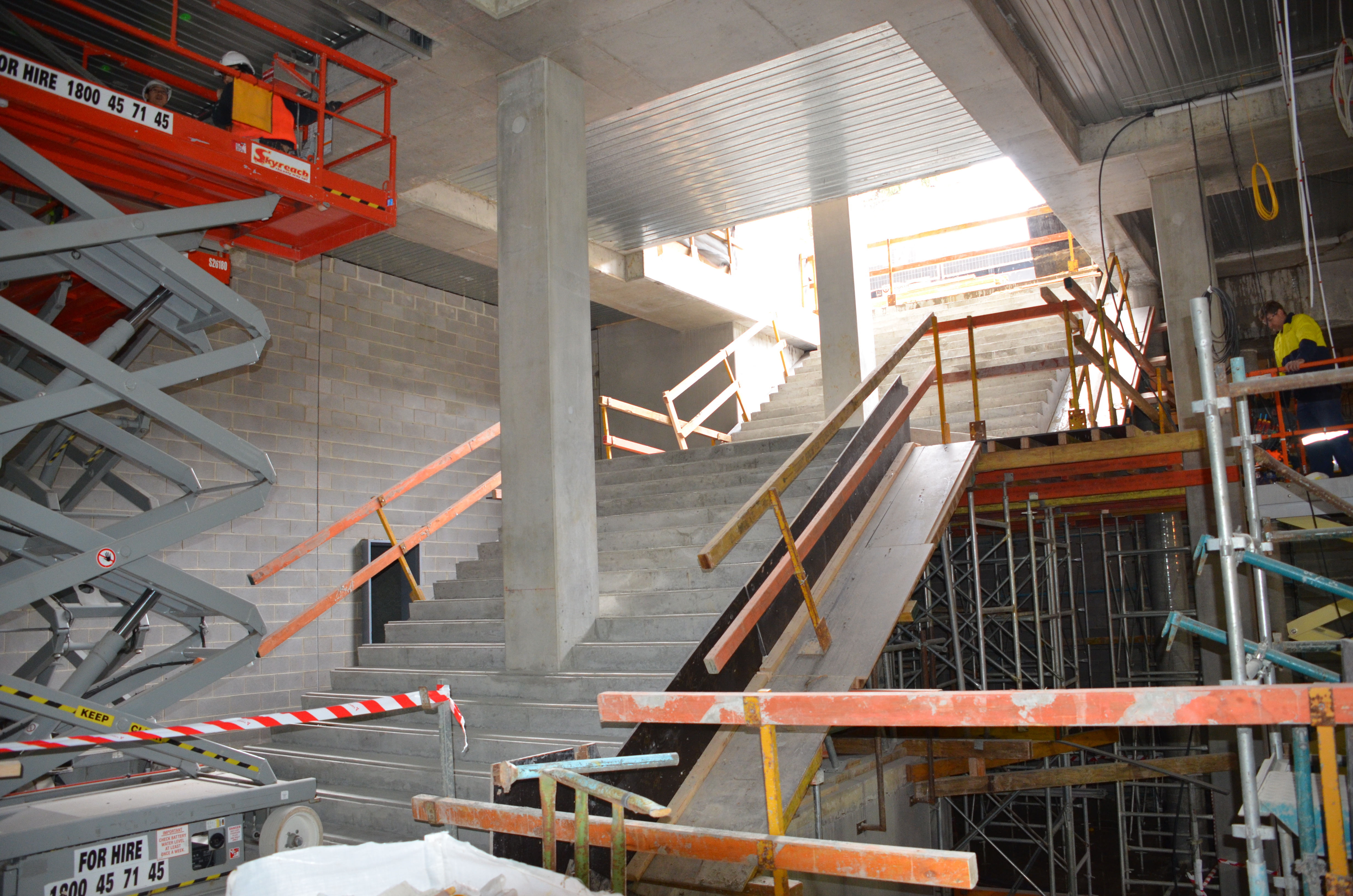 https://archive.abp.unimelb.edu.au/objects/images/Construction/Images/Stairs, walkways and balustrades/Concrete/To main lecture theatre/DSC_3394.JPG