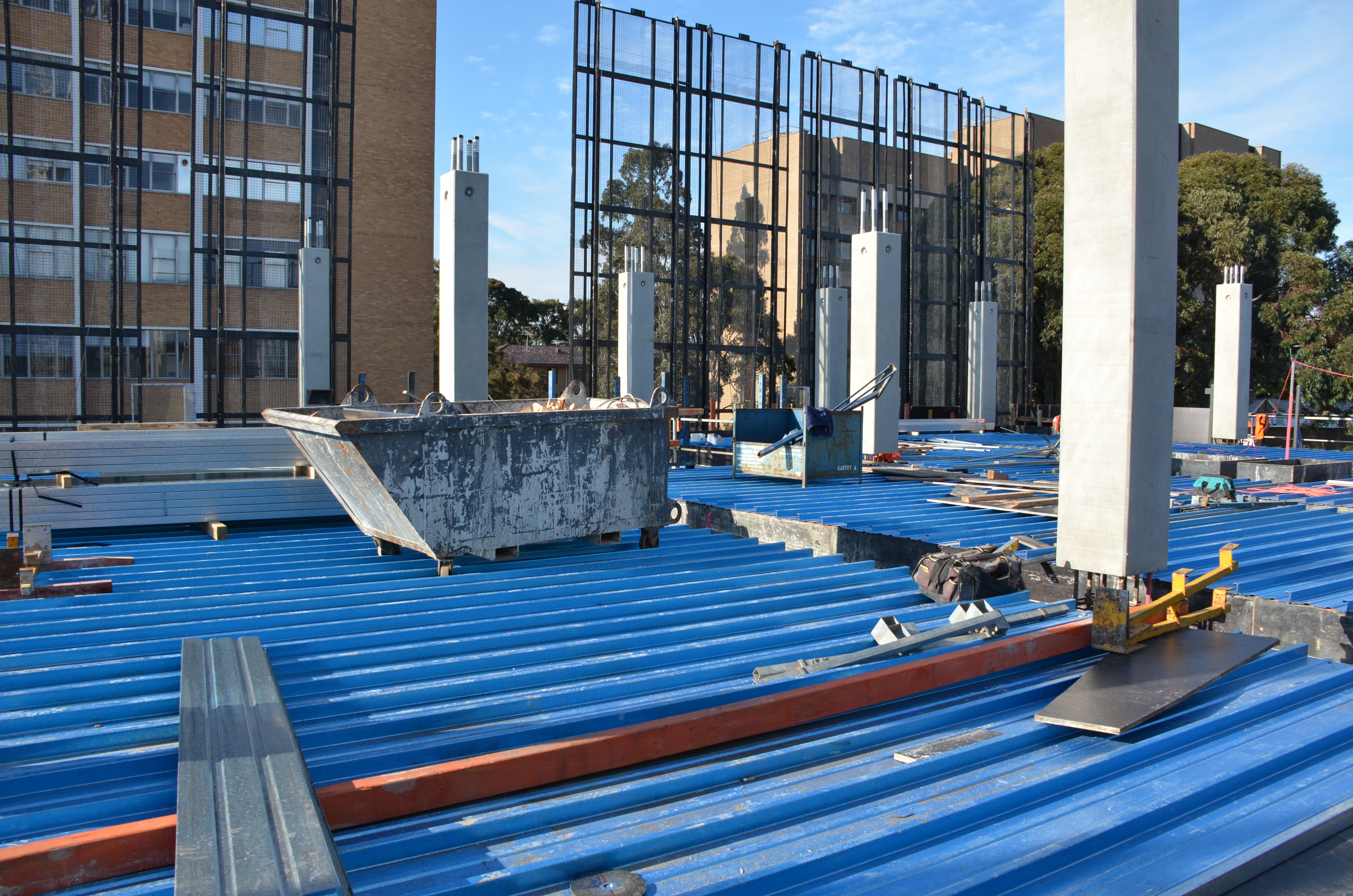 https://archive.abp.unimelb.edu.au/objects/images/Construction/Images/Concrete suspended slabs and beams/Levels 1-5 & formwork/DSC_2178.JPG