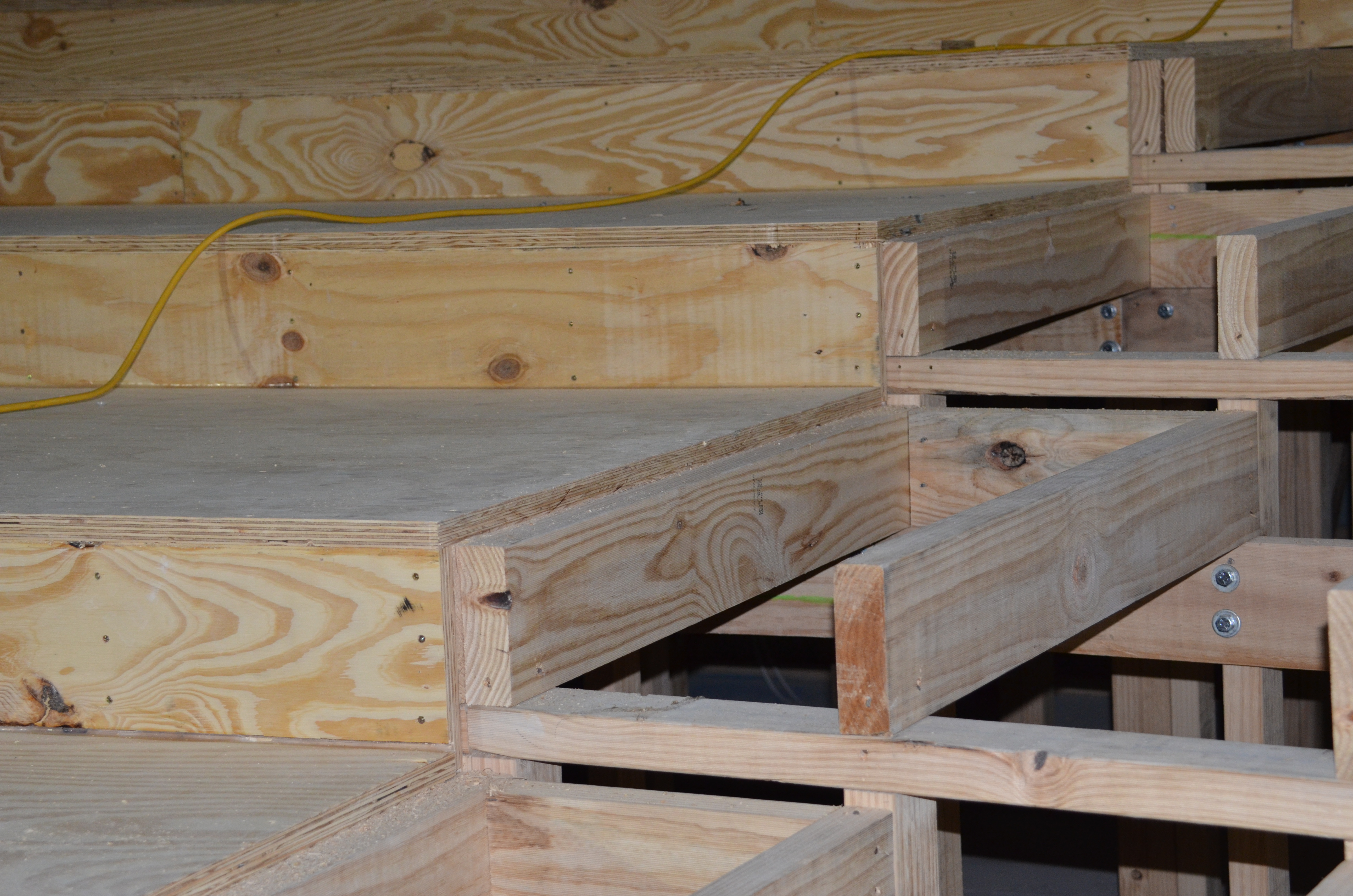 https://archive.abp.unimelb.edu.au/objects/images/Construction/Images/Floors and finishes/Floor framing to lecture theatres/Large theatre tier/DSC_7374.JPG