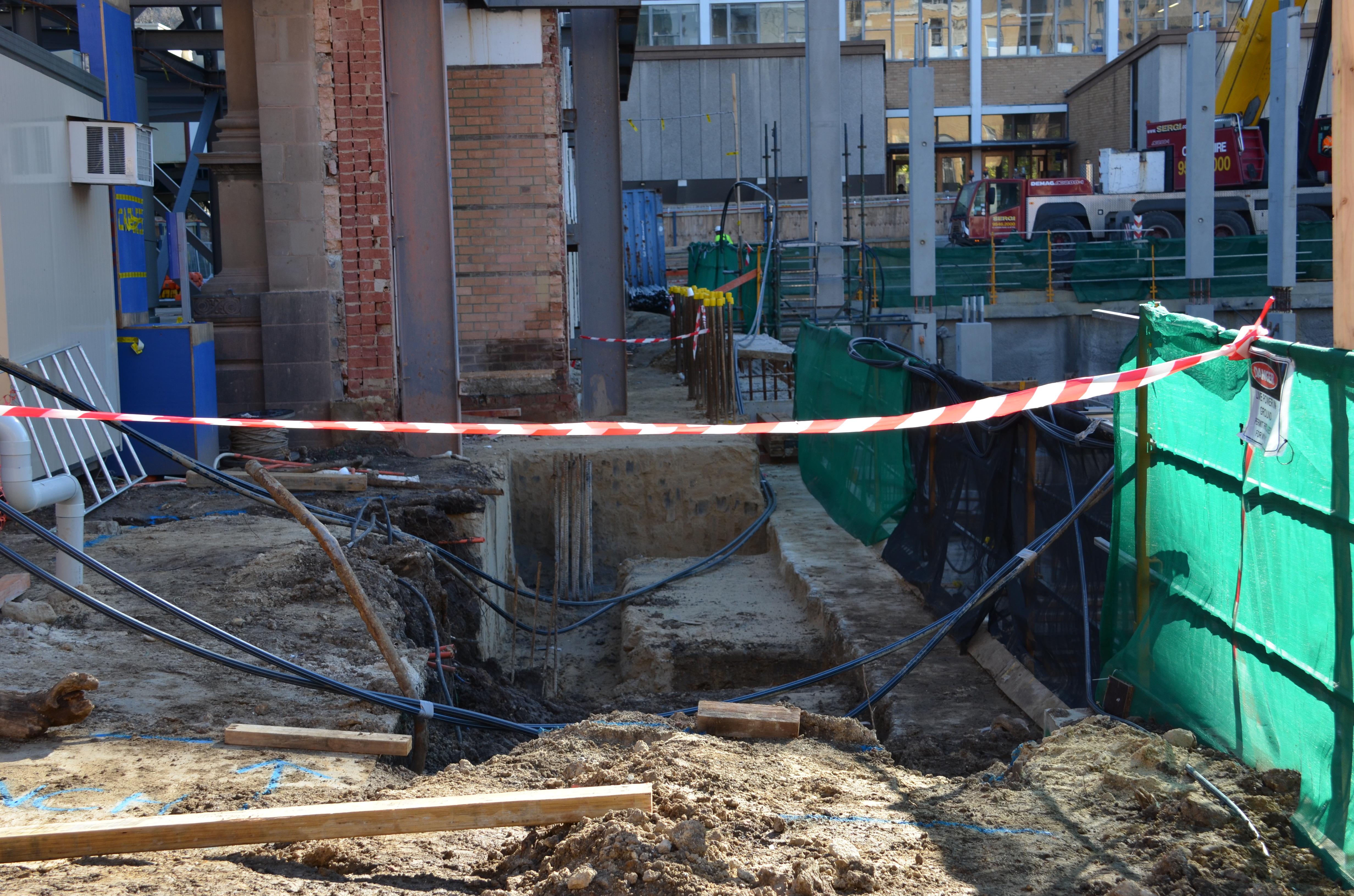 https://archive.abp.unimelb.edu.au/objects/images/Construction/Images/Pad footings & raft footings/DSC_1145.JPG https://archive.abp.unimelb.edu.au/objects/images/Construction/Images/Pad footings & raft footings/DSC_1145.JPG