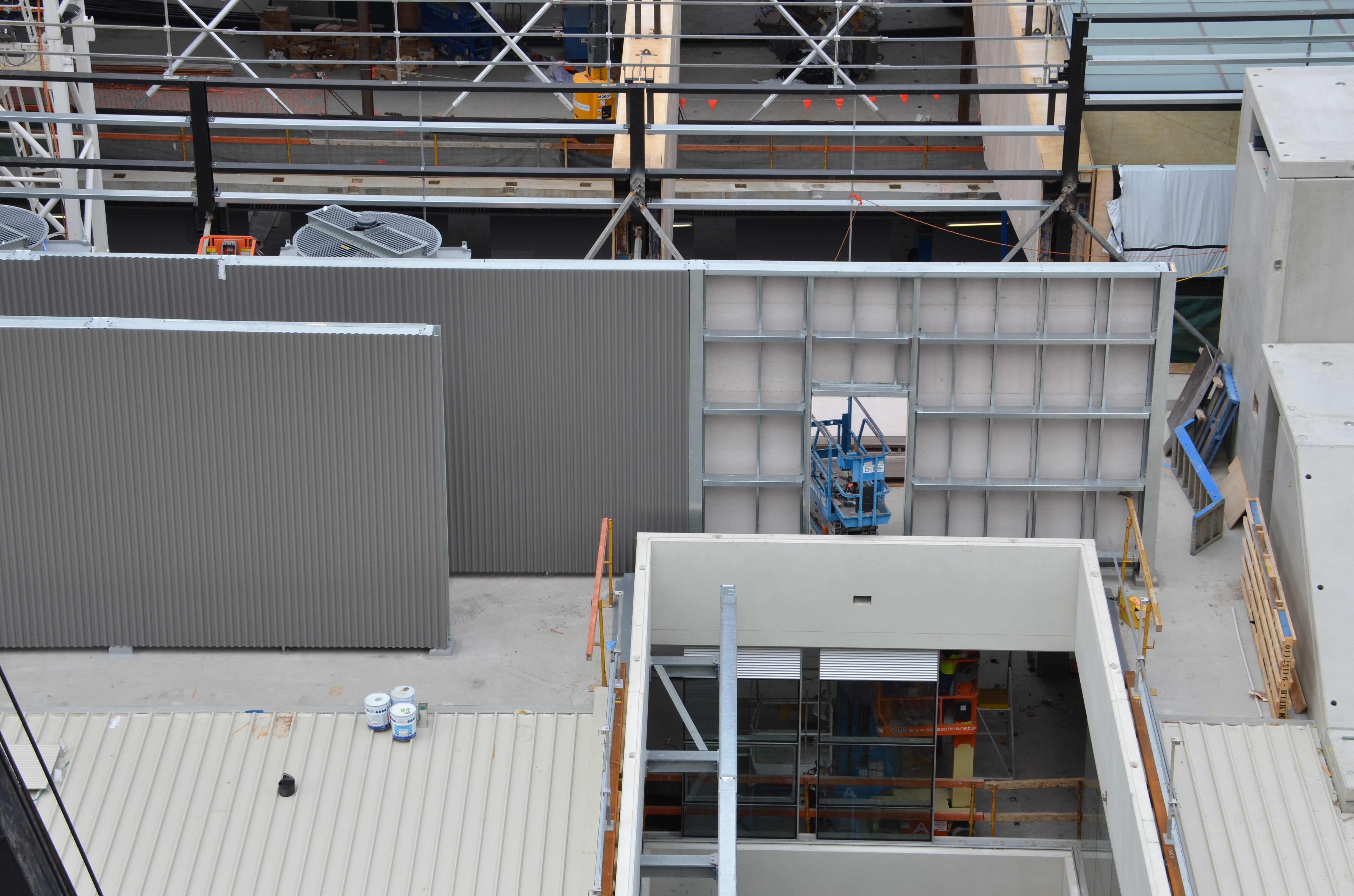 https://archive.abp.unimelb.edu.au/objects/images/Construction/Images/Roof/Plantroom claddings/DSC_5362.JPG