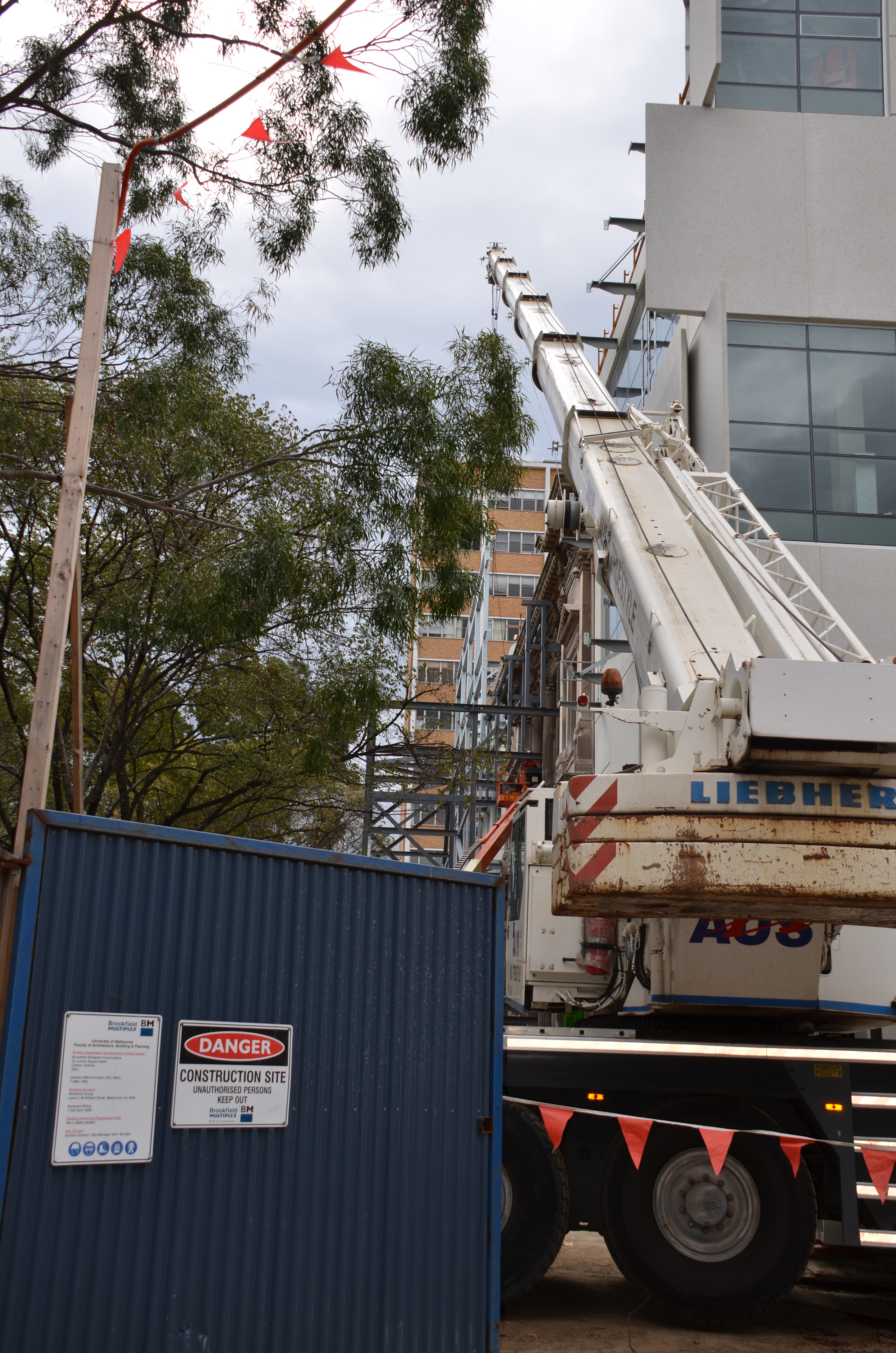 https://archive.abp.unimelb.edu.au/objects/images/Construction/Images/Facades/Joseph Reed/Temporary support removal/DSC_7943.JPG