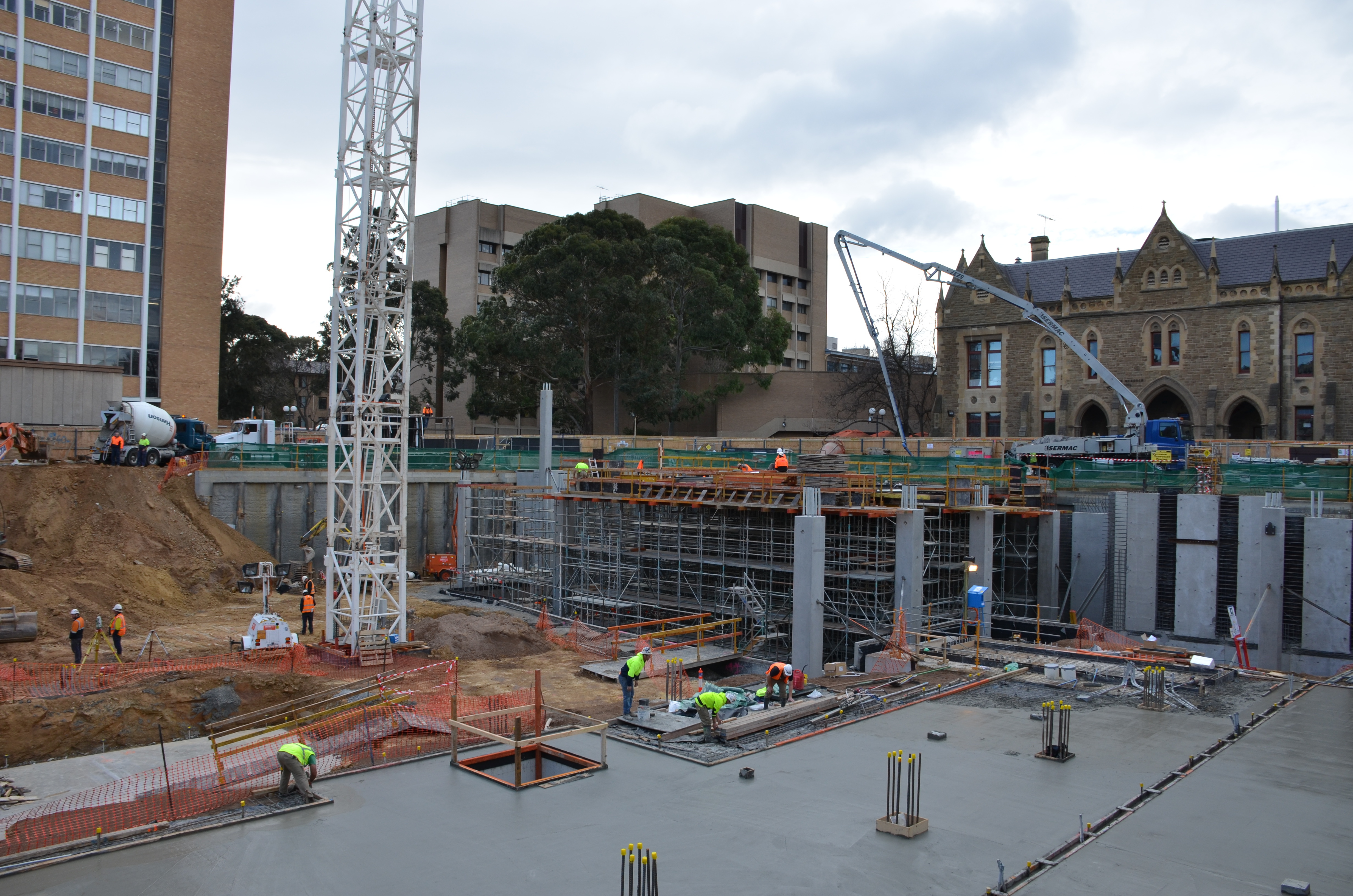 https://archive.abp.unimelb.edu.au/objects/images/Construction/Images/Basement/Basement ground slabs/DSC_0700.JPG