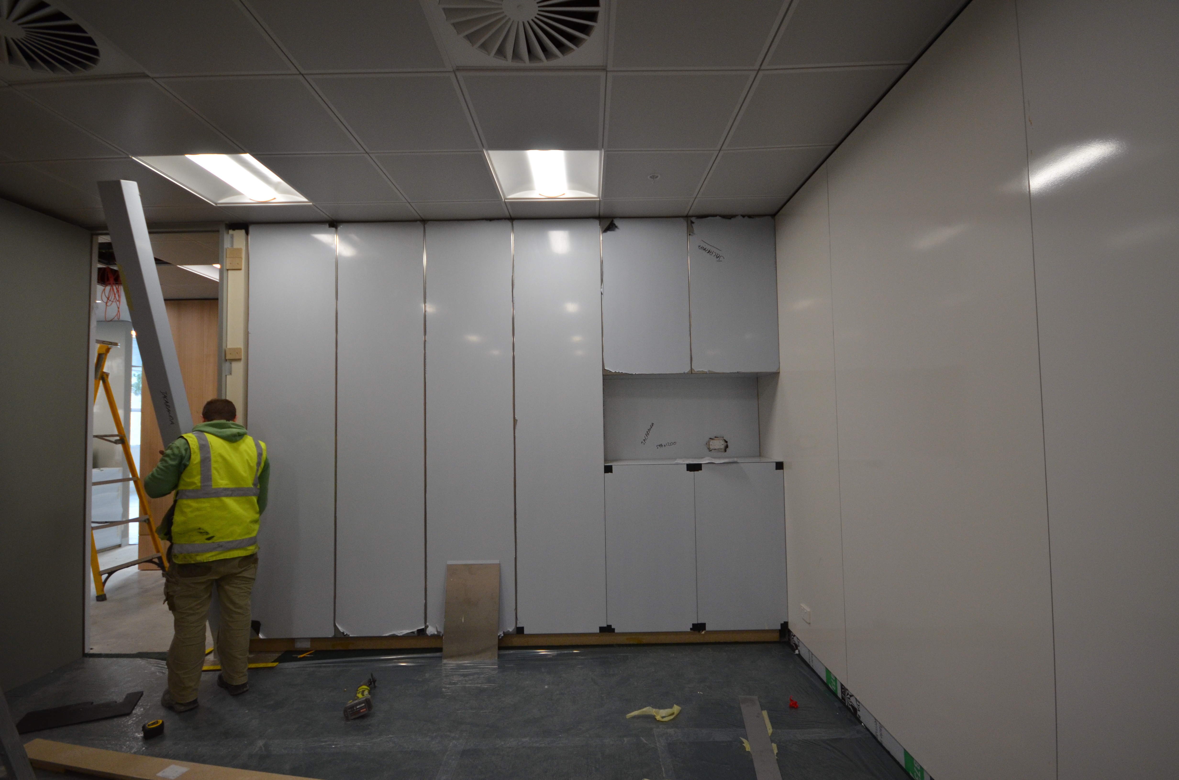 https://archive.abp.unimelb.edu.au/objects/images/Construction/Images/Wall linings and finishes/Composite stainless steel/DSC_8436.JPG https://archive.abp.unimelb.edu.au/objects/images/Construction/Images/Wall linings and finishes/Composite stainless steel/DSC_8436.JPG