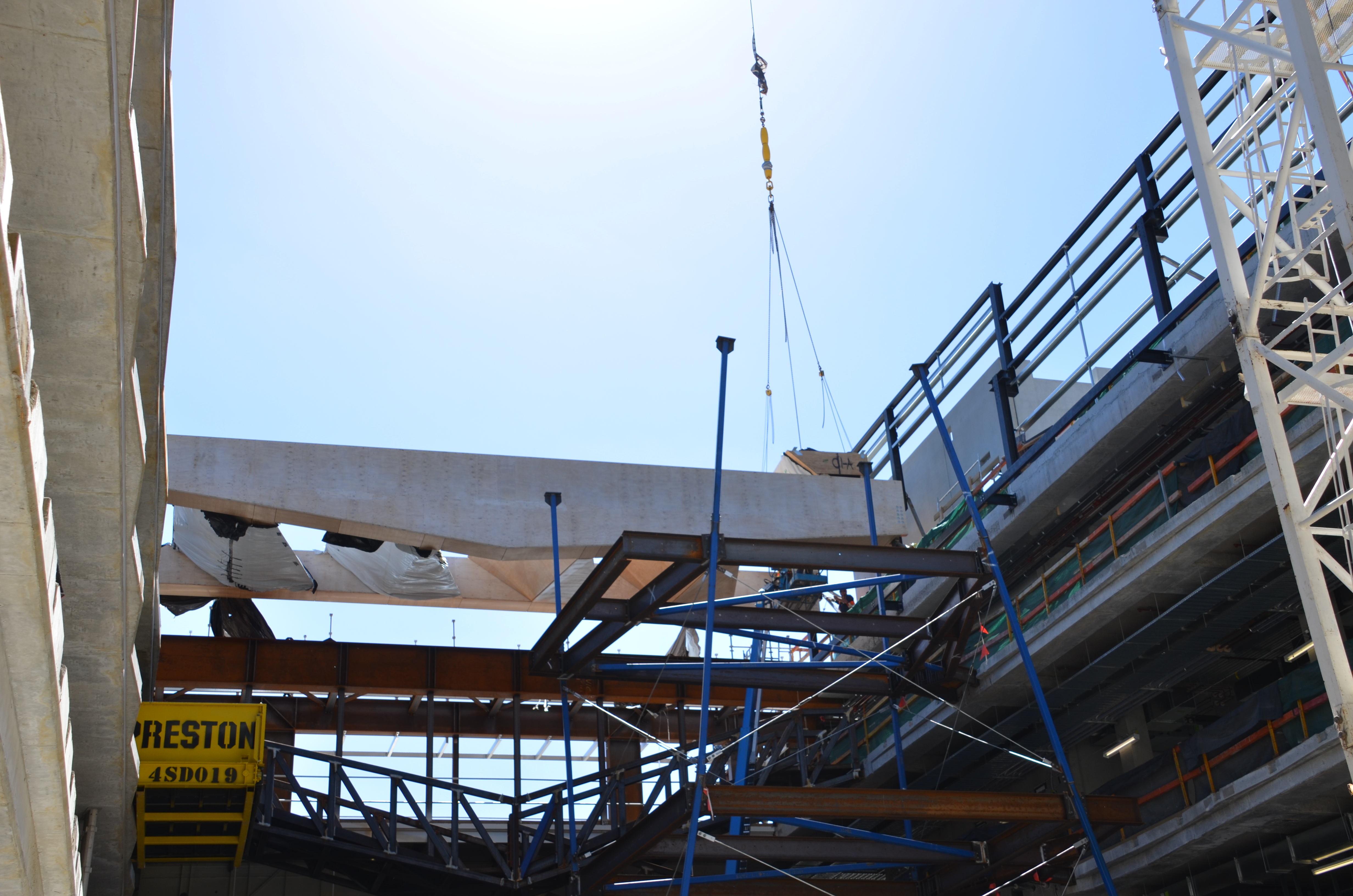 https://archive.abp.unimelb.edu.au/objects/images/Construction/Images/Hanging studio/Steel framing/DSC_4963.JPG