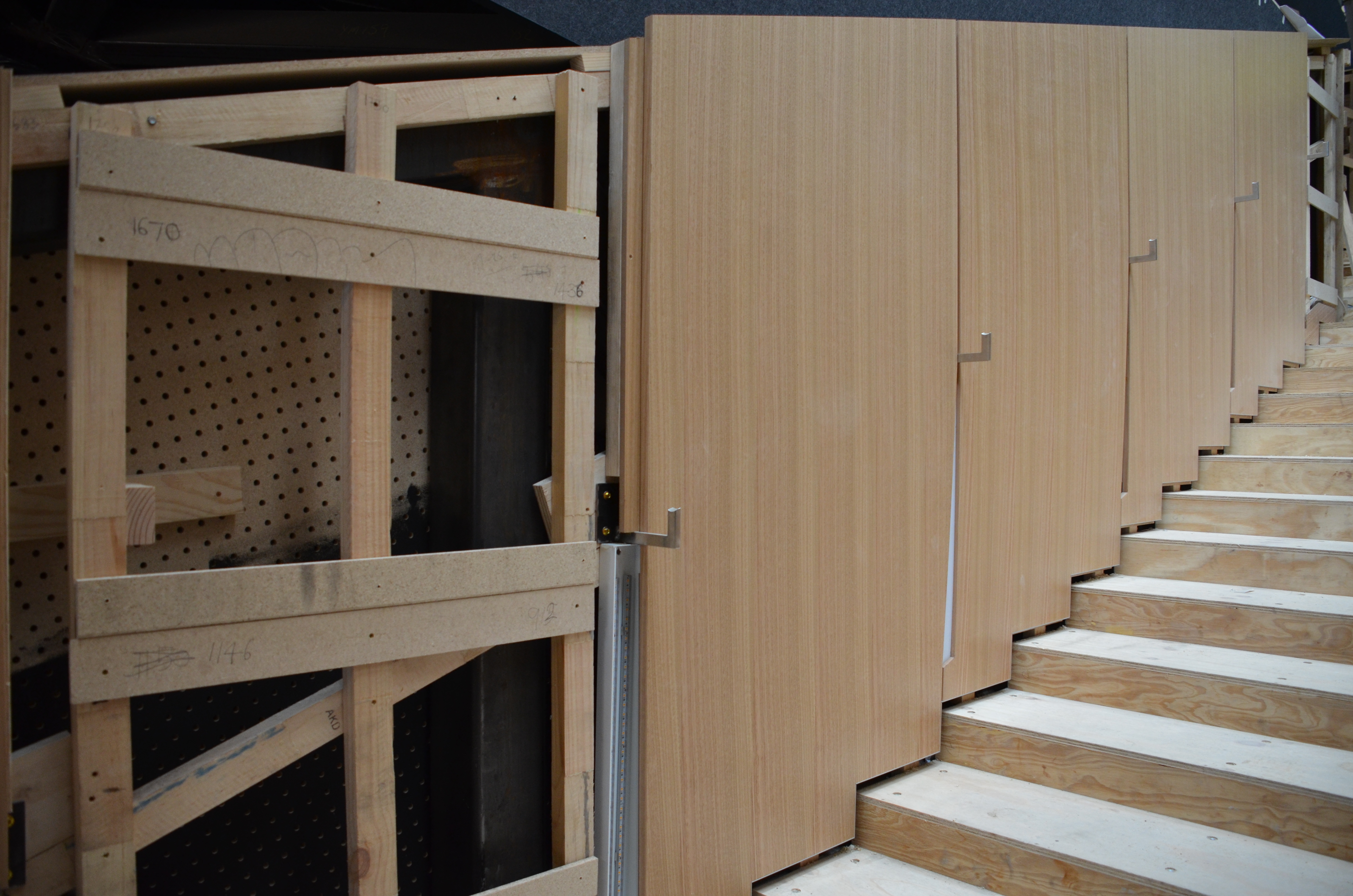 https://archive.abp.unimelb.edu.au/objects/images/Construction/Images/Stair finishes & linings/Y stairs/DSC_7564.JPG