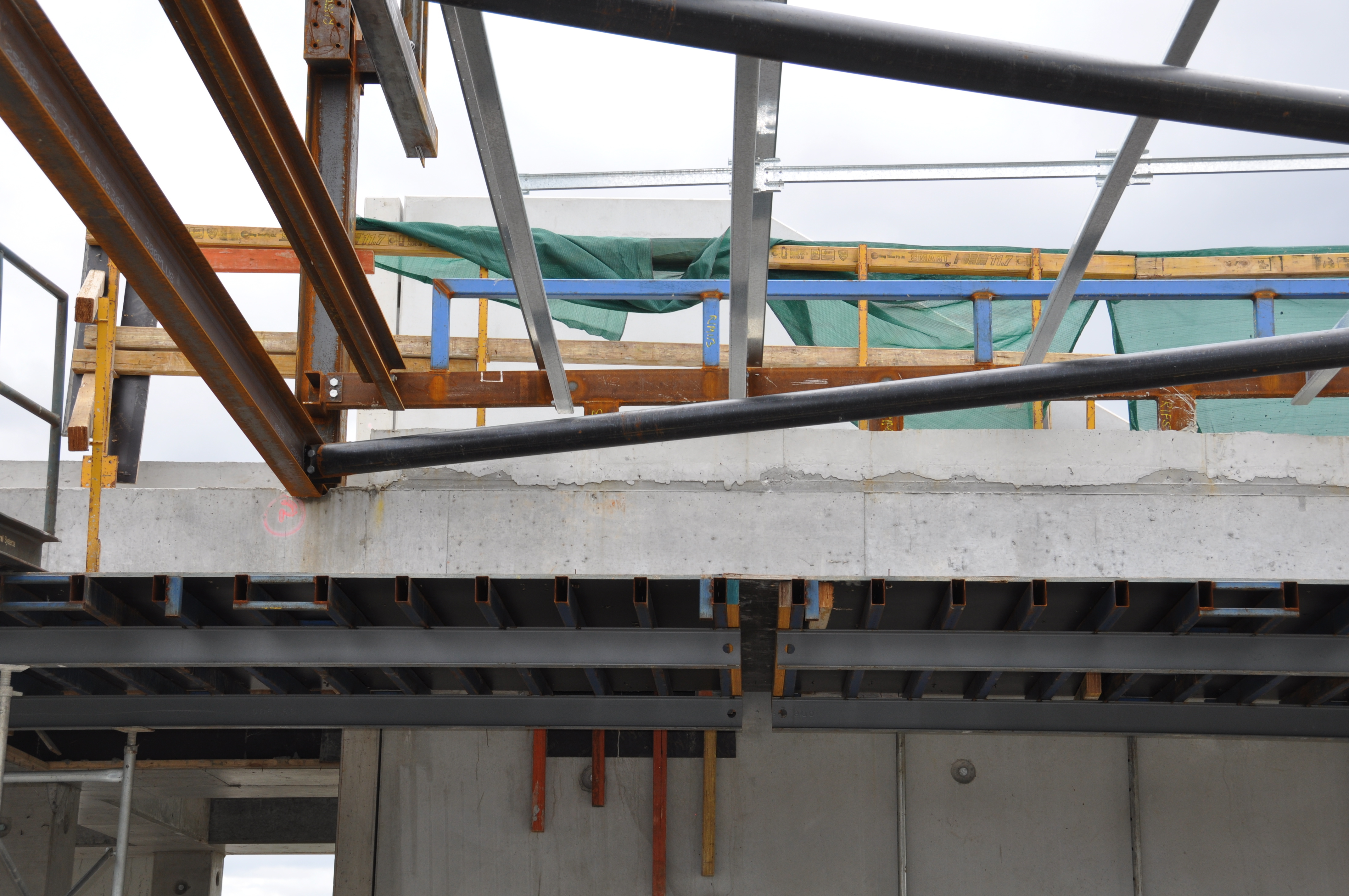 https://archive.abp.unimelb.edu.au/objects/images/Construction/Images/Structural steel/General roof/DSC_4020.JPG https://archive.abp.unimelb.edu.au/objects/images/Construction/Images/Structural steel/General roof/DSC_4020.JPG