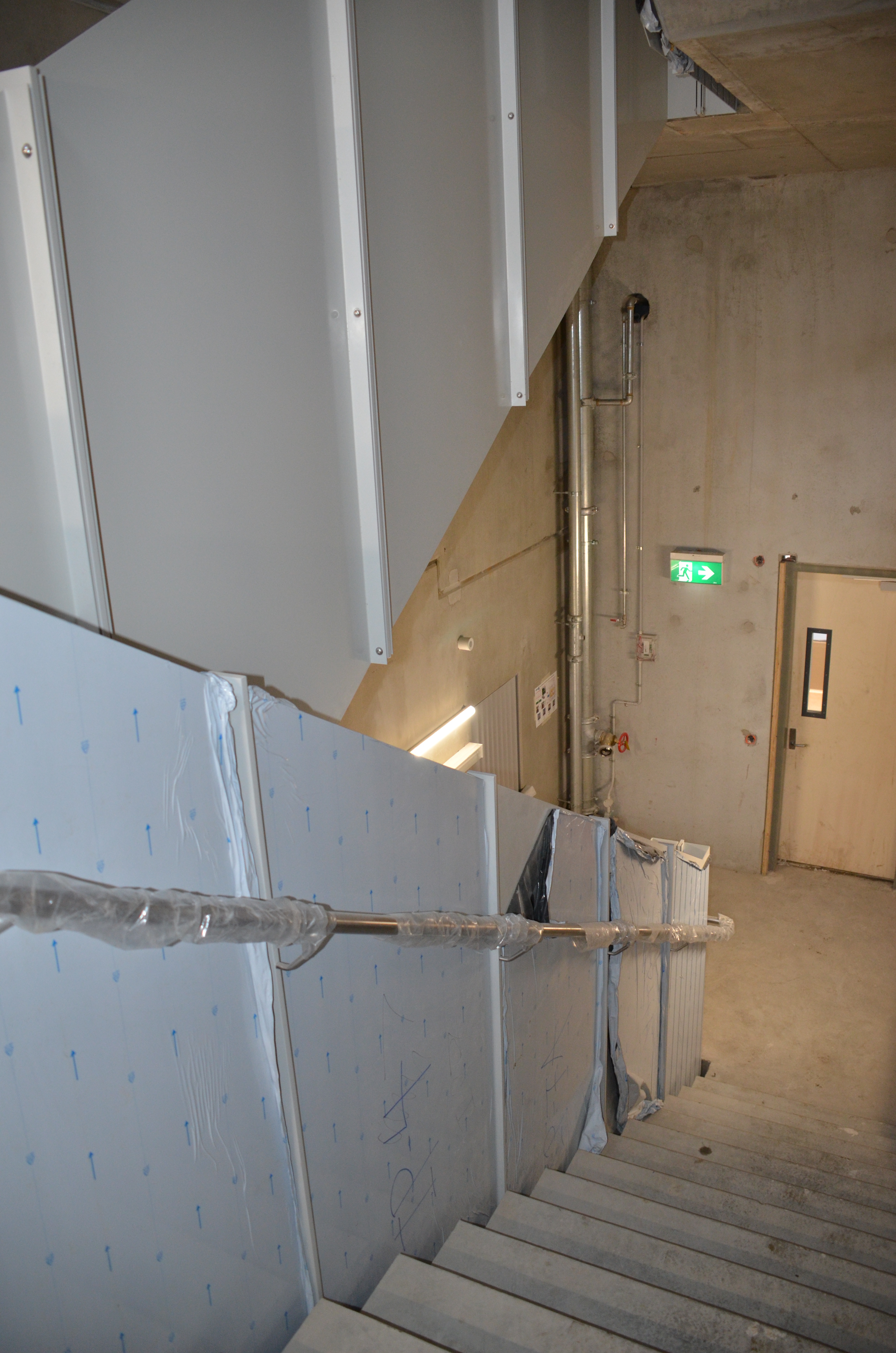 https://archive.abp.unimelb.edu.au/objects/images/Construction/Images/Stairs, walkways and balustrades/Fire stair balustrades/DSC_8980.JPG
