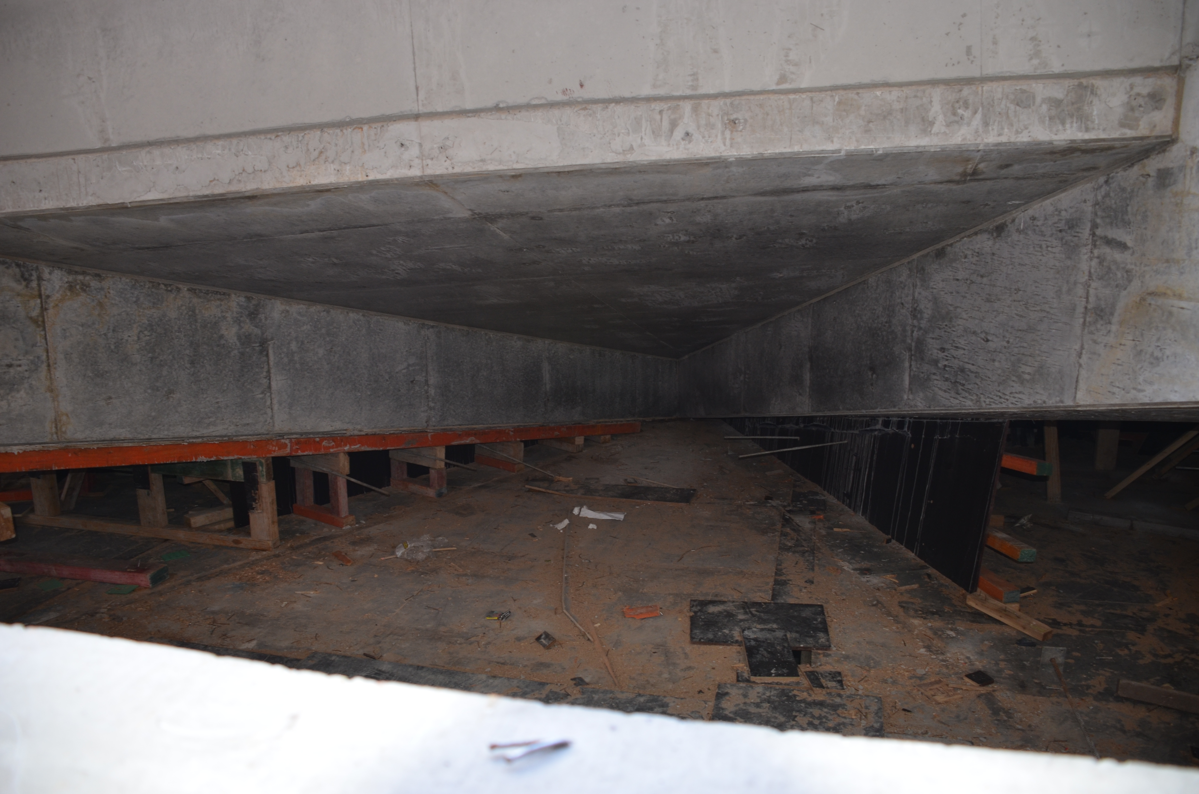 https://archive.abp.unimelb.edu.au/objects/images/Construction/Images/Concrete suspended slabs and beams/Wishbone beams library/DSC_2490.JPG