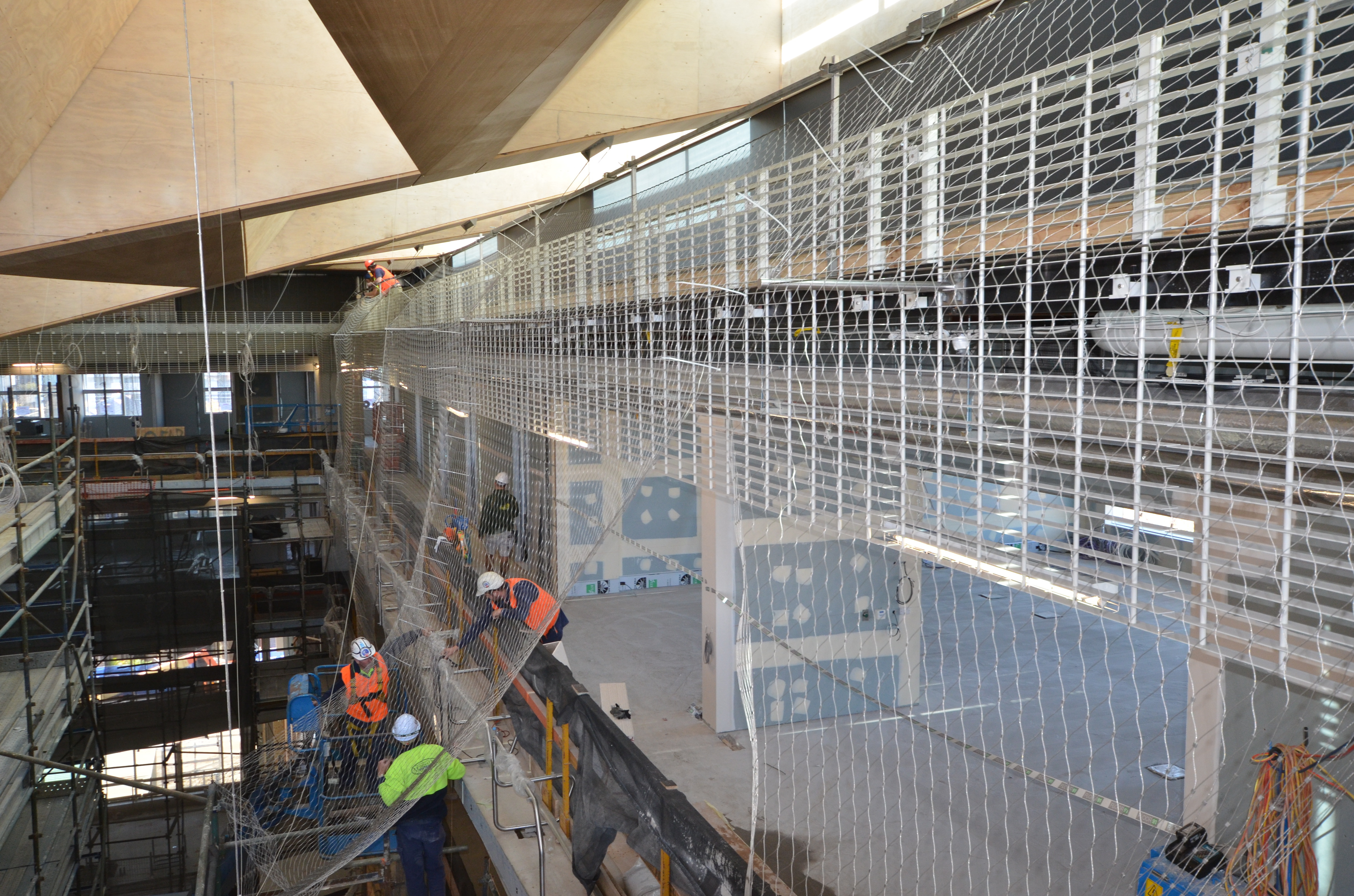 https://archive.abp.unimelb.edu.au/objects/images/Construction/Images/Atrium stainless steel wire mesh & frames/DSC_7798.JPG