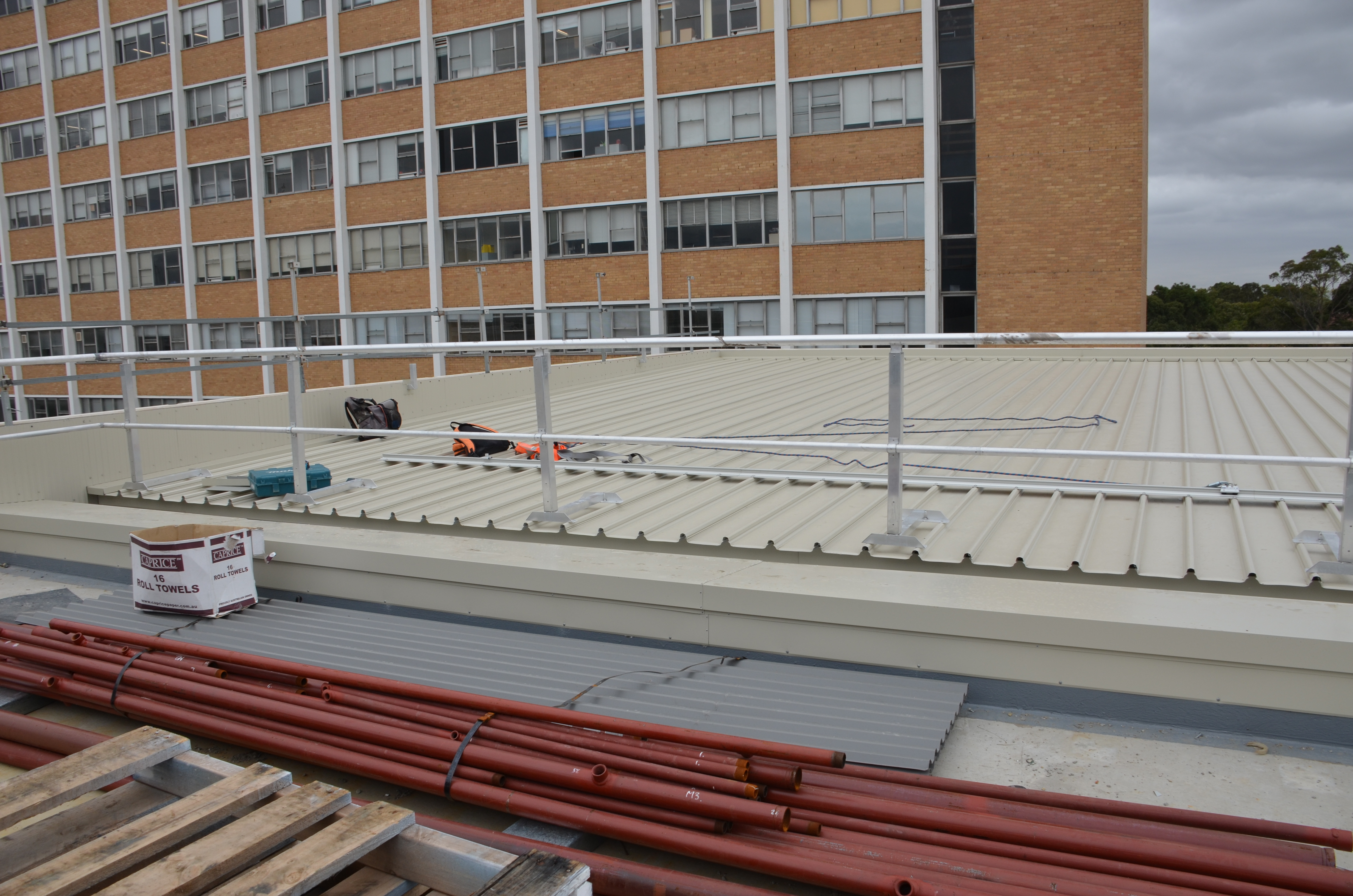 https://archive.abp.unimelb.edu.au/objects/images/Construction/Images/Roof/Parapets and Handrails/DSC_6916.JPG https://archive.abp.unimelb.edu.au/objects/images/Construction/Images/Roof/Parapets and Handrails/DSC_6916.JPG