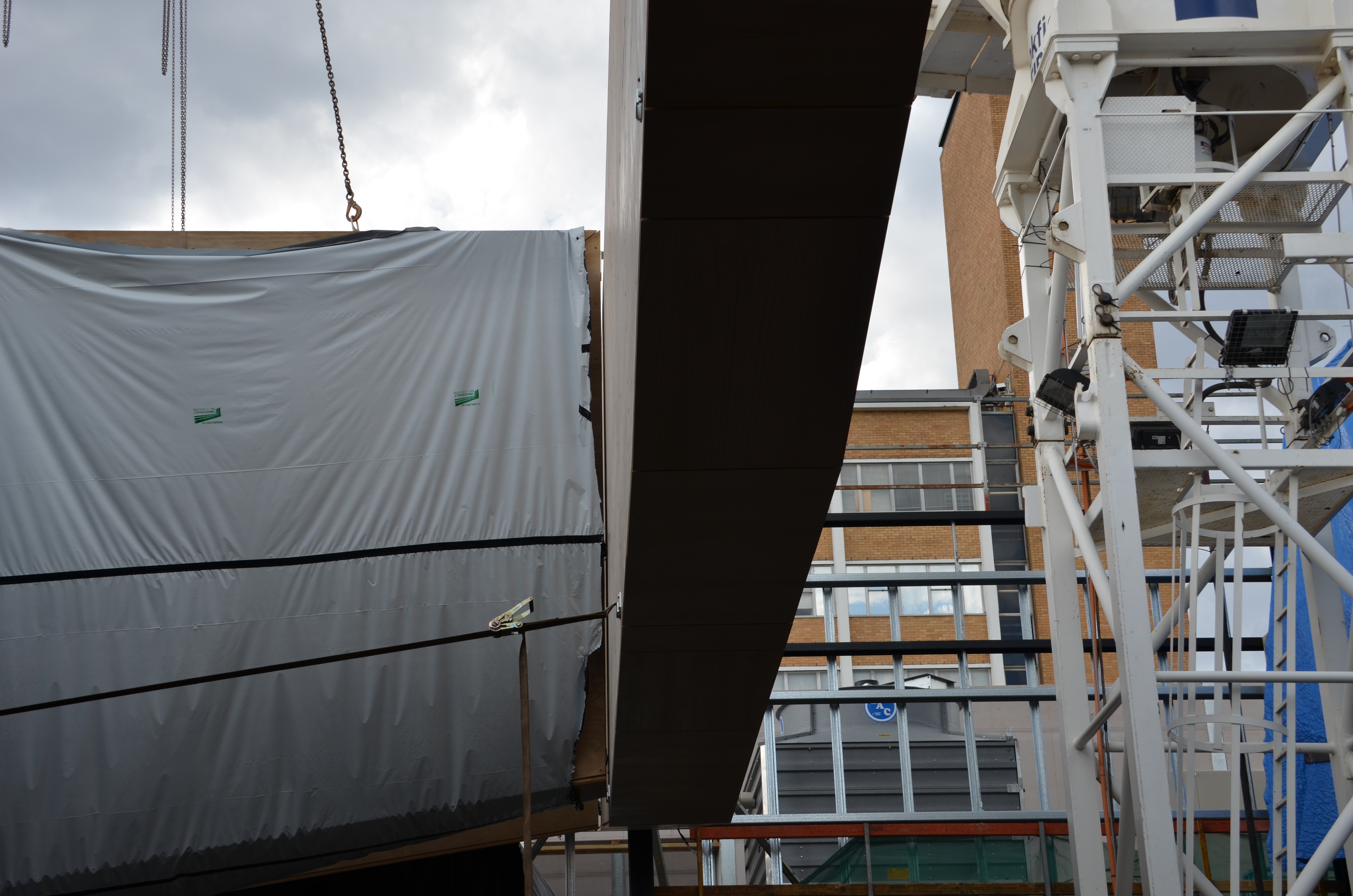 https://archive.abp.unimelb.edu.au/objects/images/Construction/Images/LVL roof beams & coffers/Installation/DSC_5645.JPG https://archive.abp.unimelb.edu.au/objects/images/Construction/Images/LVL roof beams & coffers/Installation/DSC_5645.JPG