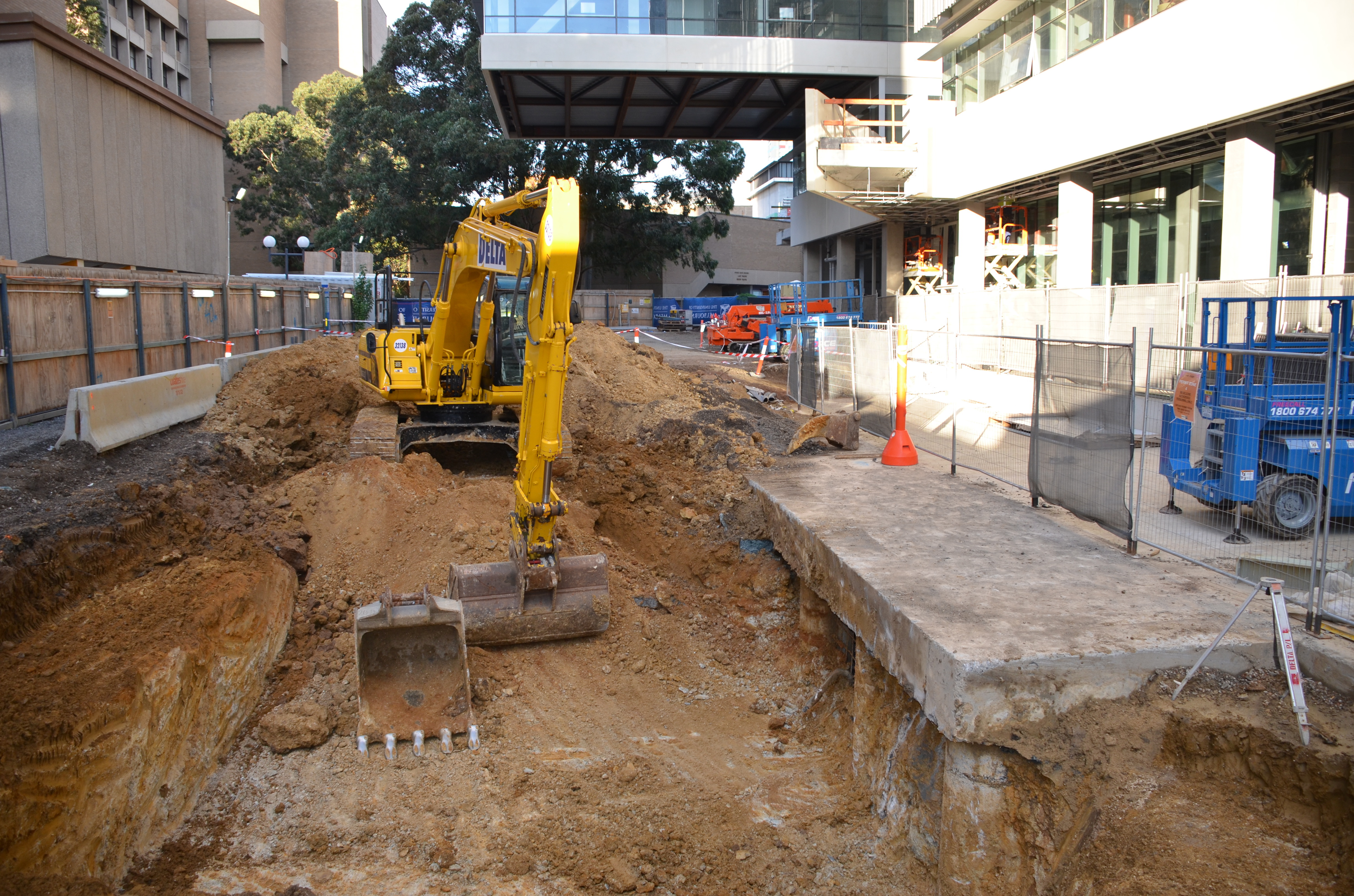 https://archive.abp.unimelb.edu.au/objects/images/Construction/Images/Services/Mechanical/Air intake plenums/DSC_7691.JPG