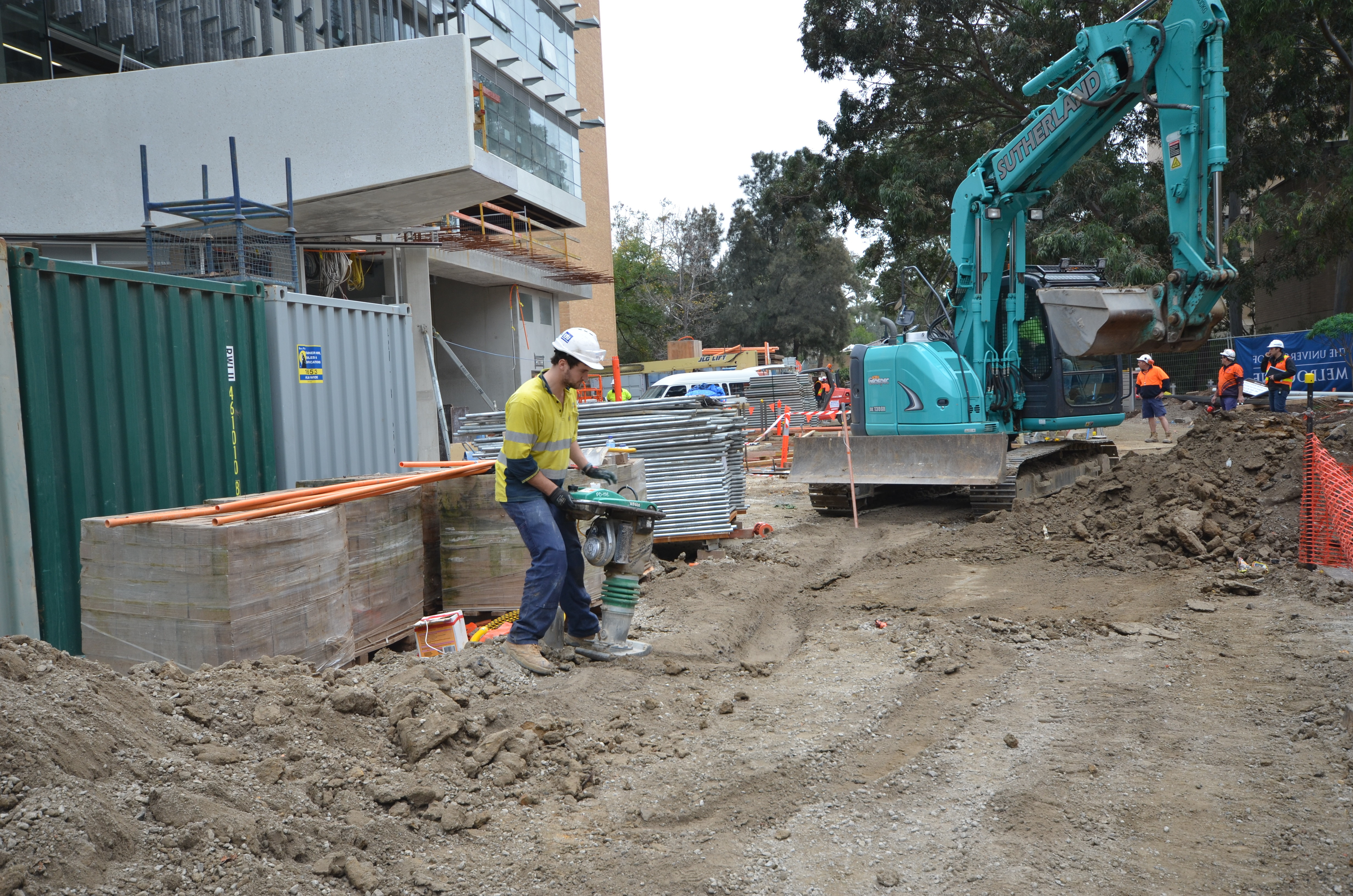 https://archive.abp.unimelb.edu.au/objects/images/Construction/Images/External Works/Groundworks/DSC_8227.JPG