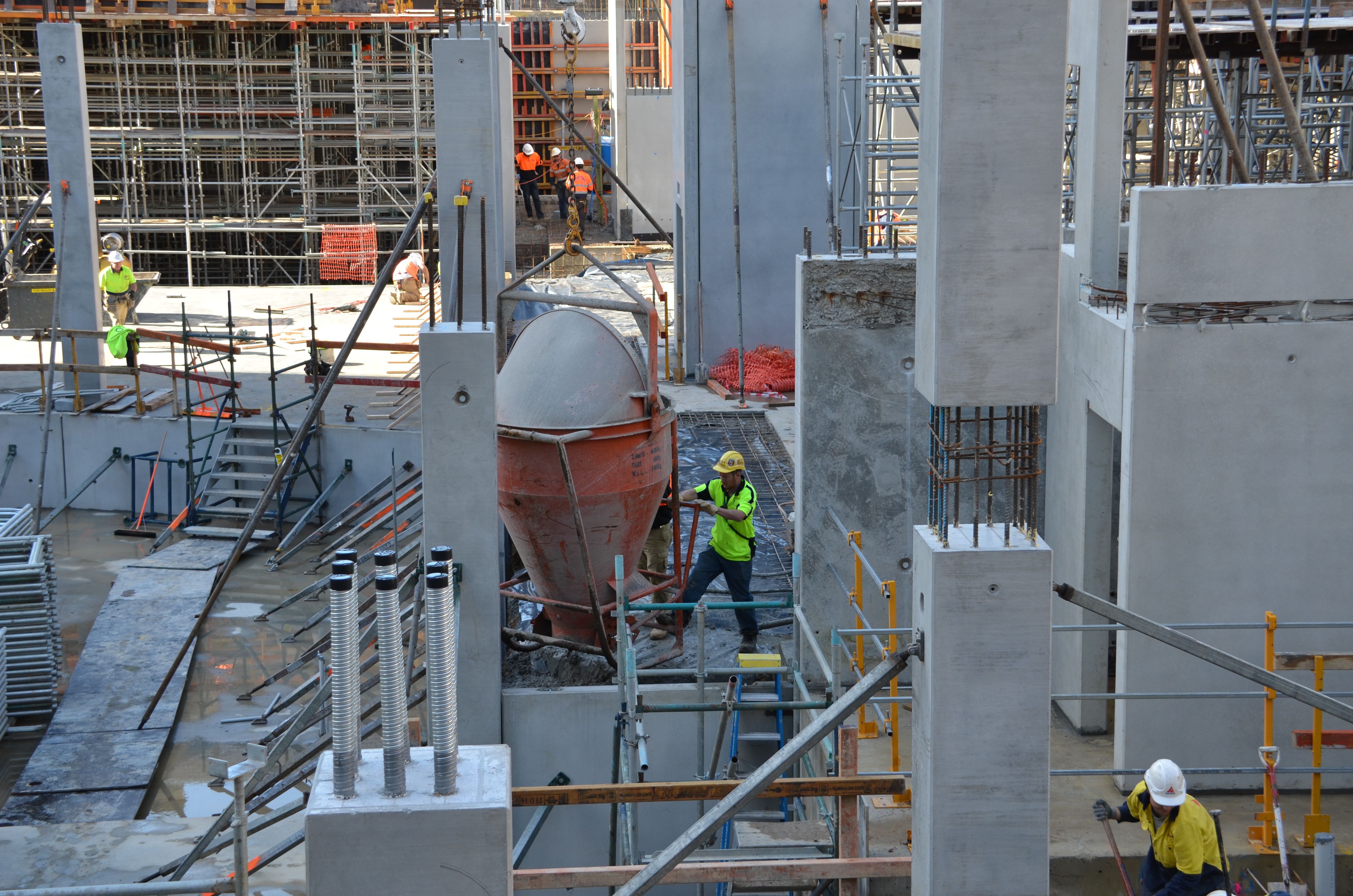 https://archive.abp.unimelb.edu.au/objects/images/Construction/Images/Precast structural concrete walls and columns/Basement/DSC_0849.JPG
