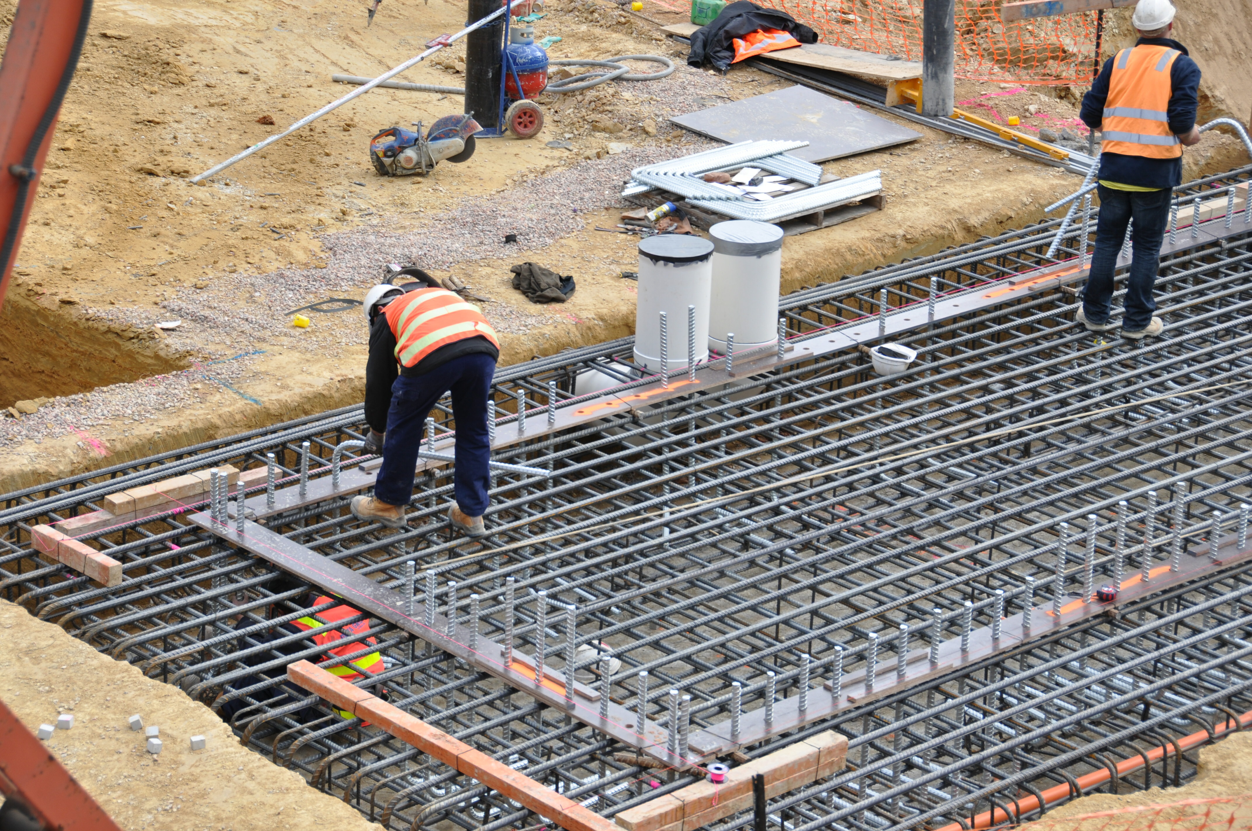 https://archive.abp.unimelb.edu.au/objects/images/Construction/Images/Pad footings & raft footings/DSC_0391.JPG https://archive.abp.unimelb.edu.au/objects/images/Construction/Images/Pad footings & raft footings/DSC_0391.JPG