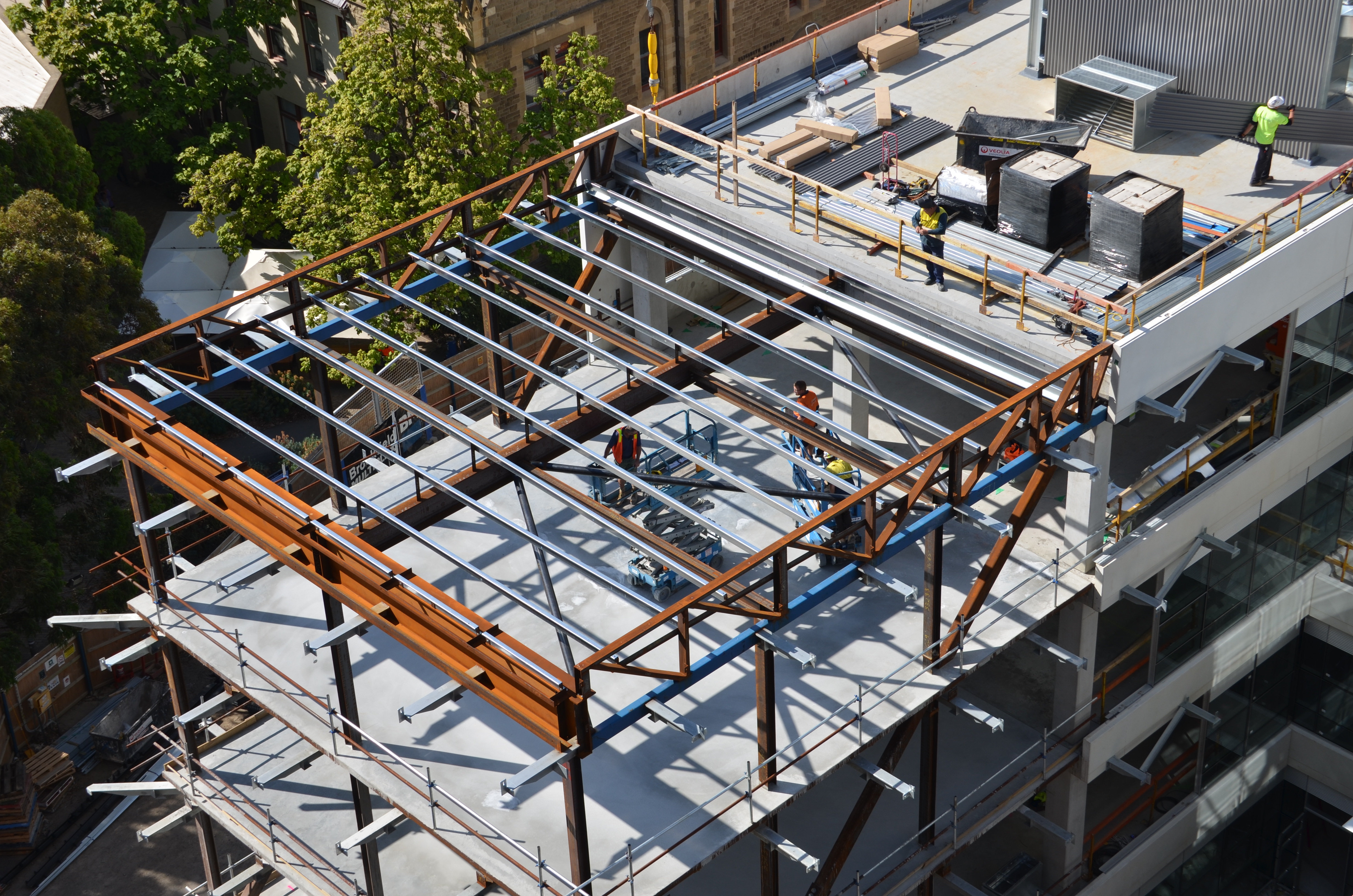 https://archive.abp.unimelb.edu.au/objects/images/Construction/Images/Structural steel/Cantilever/Erection/DSC_5590.JPG