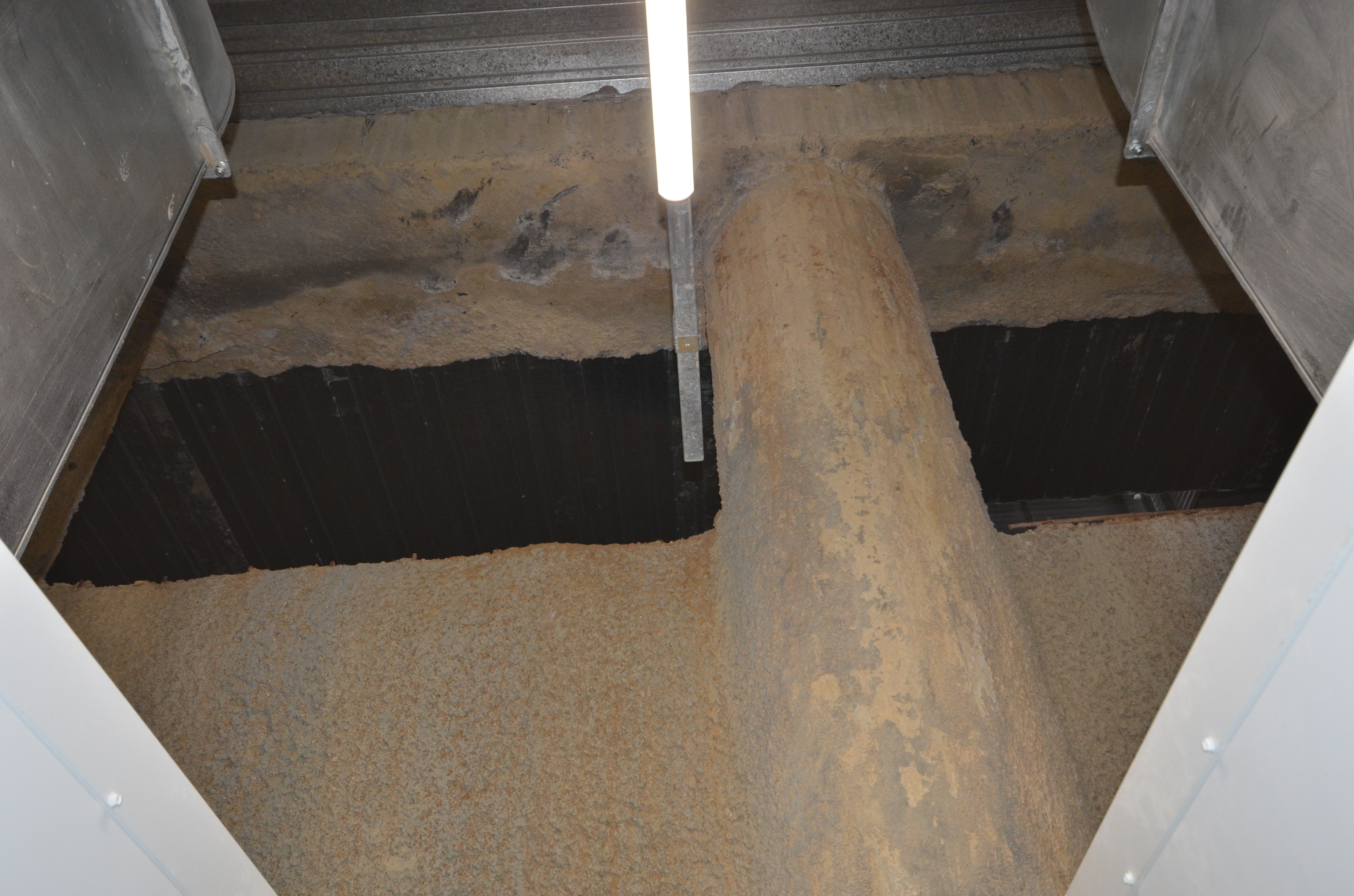 https://archive.abp.unimelb.edu.au/objects/images/Construction/Images/Services/Mechanical/Large plant room basement/DSD_0009.JPG